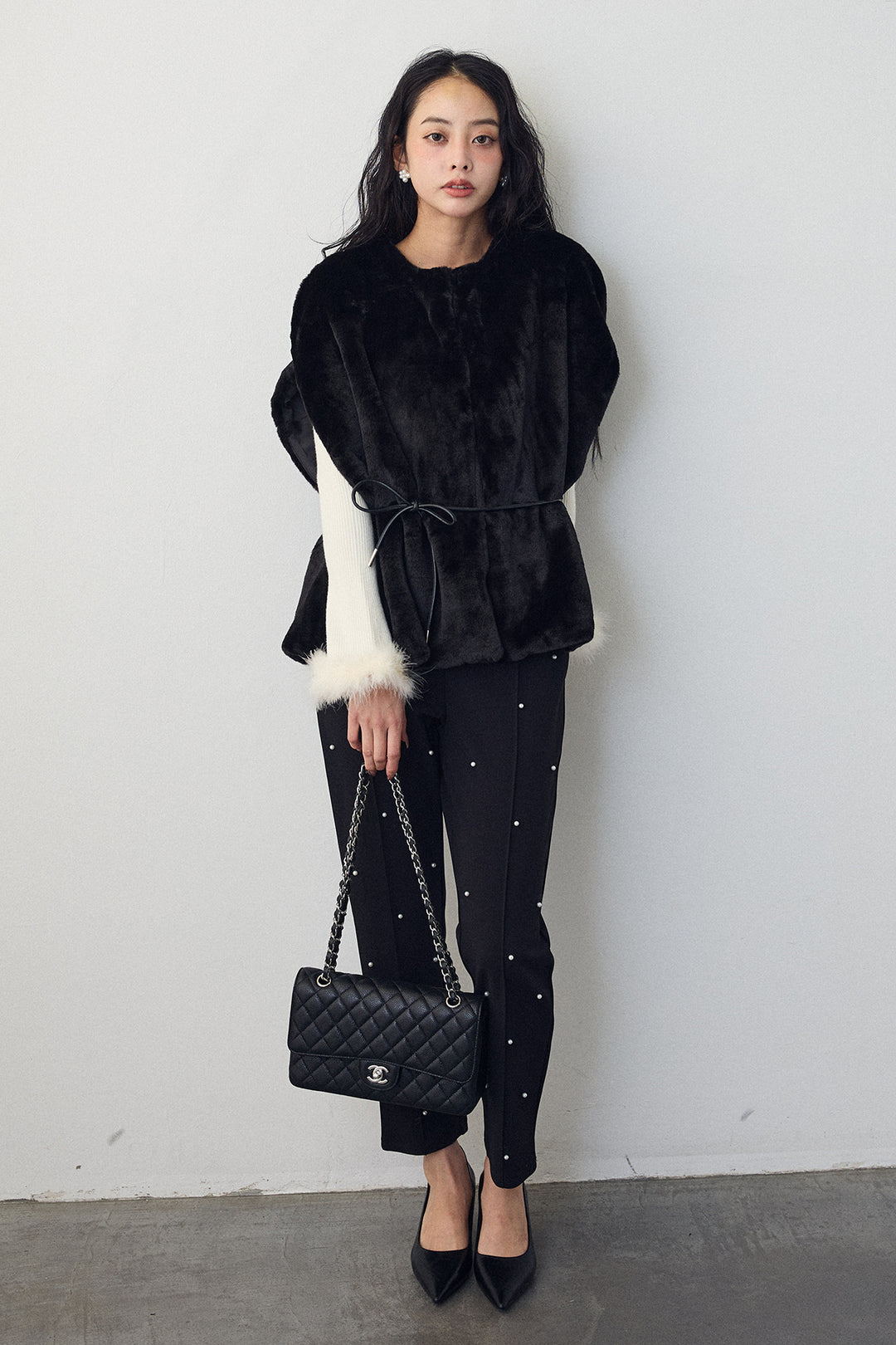 [予約]ファーフレアスリーブゴールドボタンニット