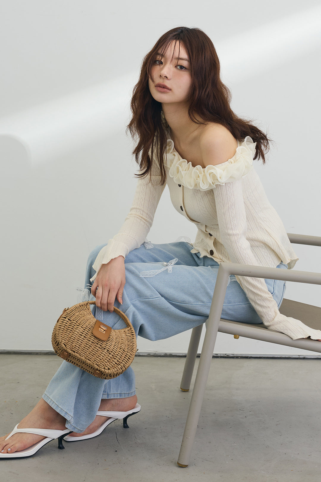 [予約/SET]フリルモチーフアシメオフショルフレアトップス+メニーリボン美ラインデニムパンツ(2set)