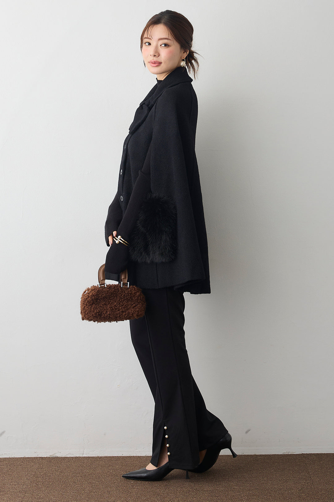 [予約/SET]ベーシックフィンガーホールリブニット+ウールタッチファーポケットポンチョコート(2set)