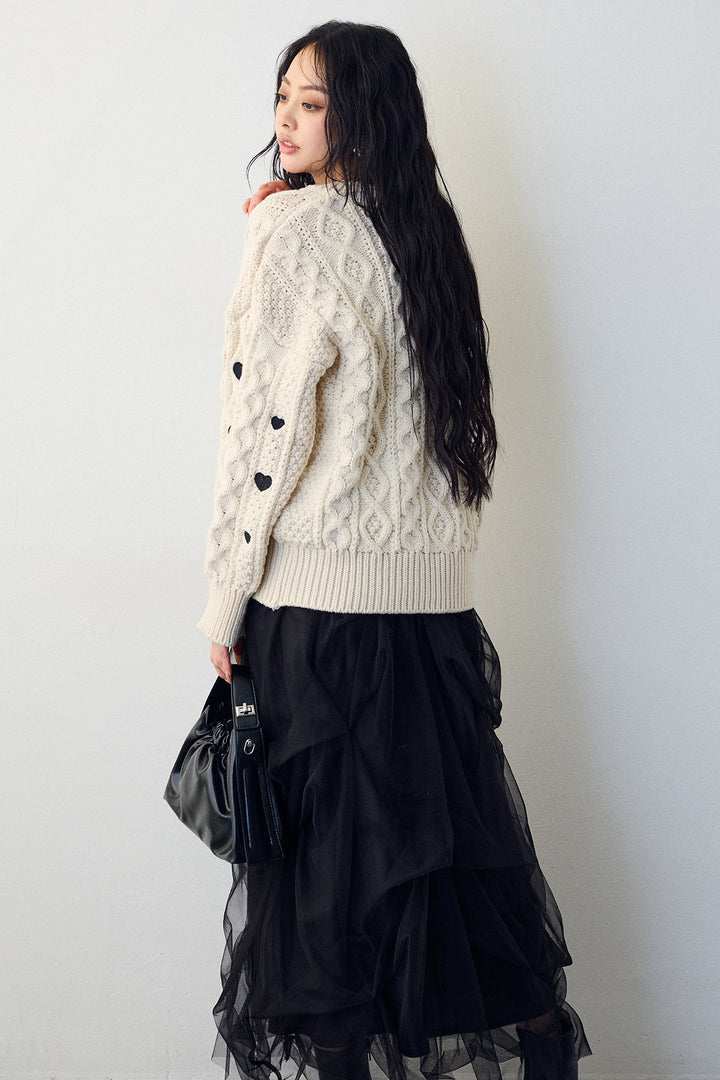 [予約]ハート刺繍ケーブルデザインニット