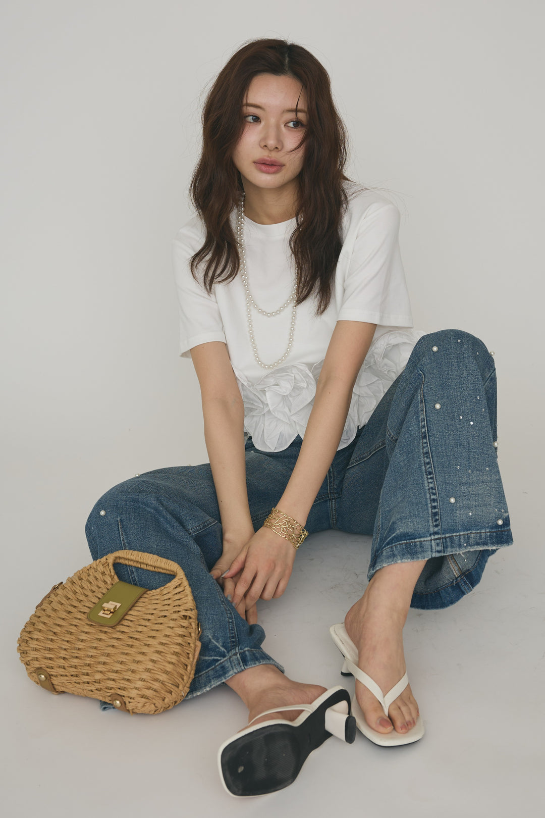 [予約/SET]フリルウェーブヘムカットTシャツ+パールラインストーンハイウエストデニム(2set)