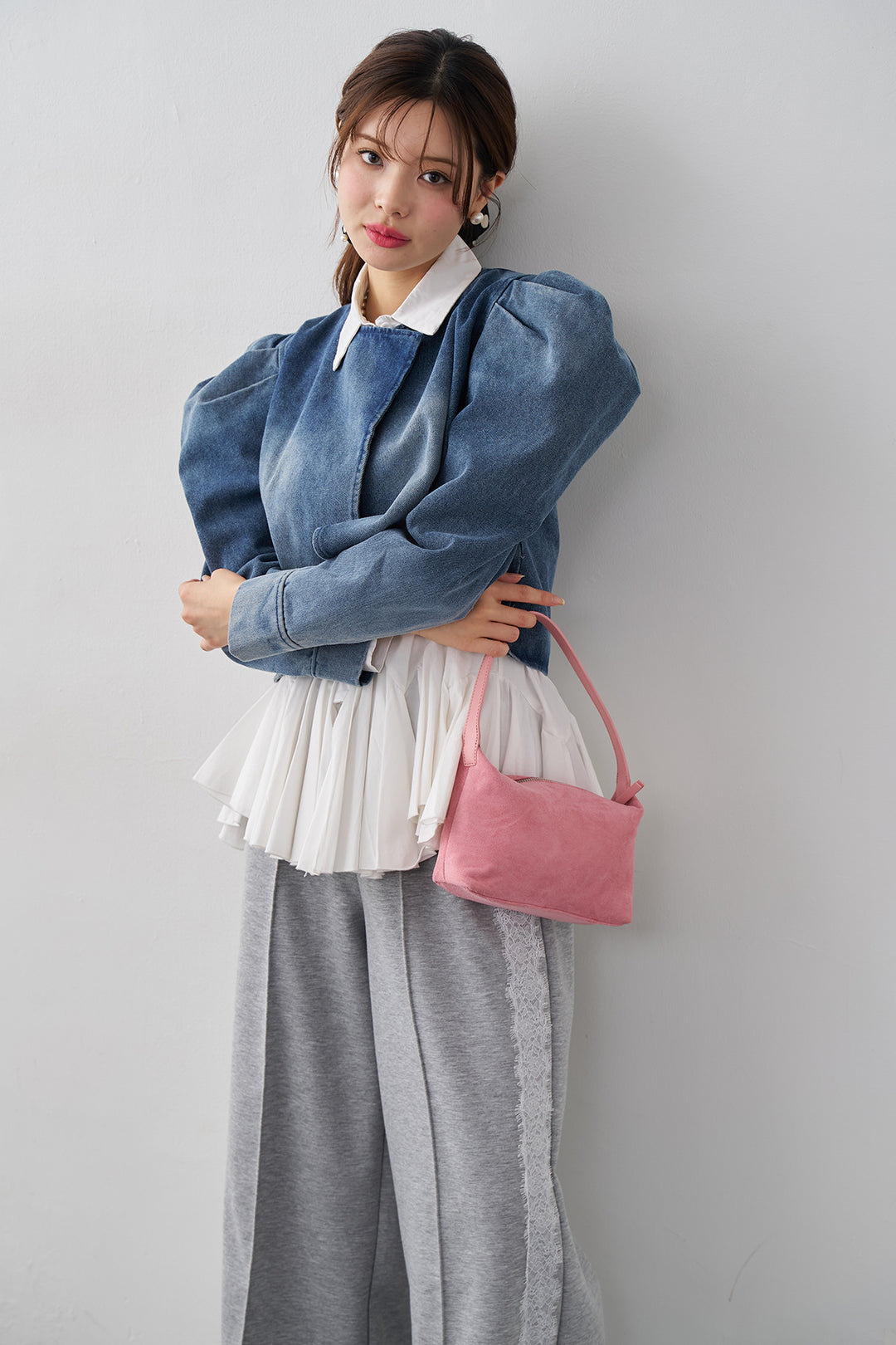 [予約/SET]パネルフレアヘムシャツ+パフスリーブショートデニムジャケット+サイドレースWフェイスカットソーパンツ(3set)