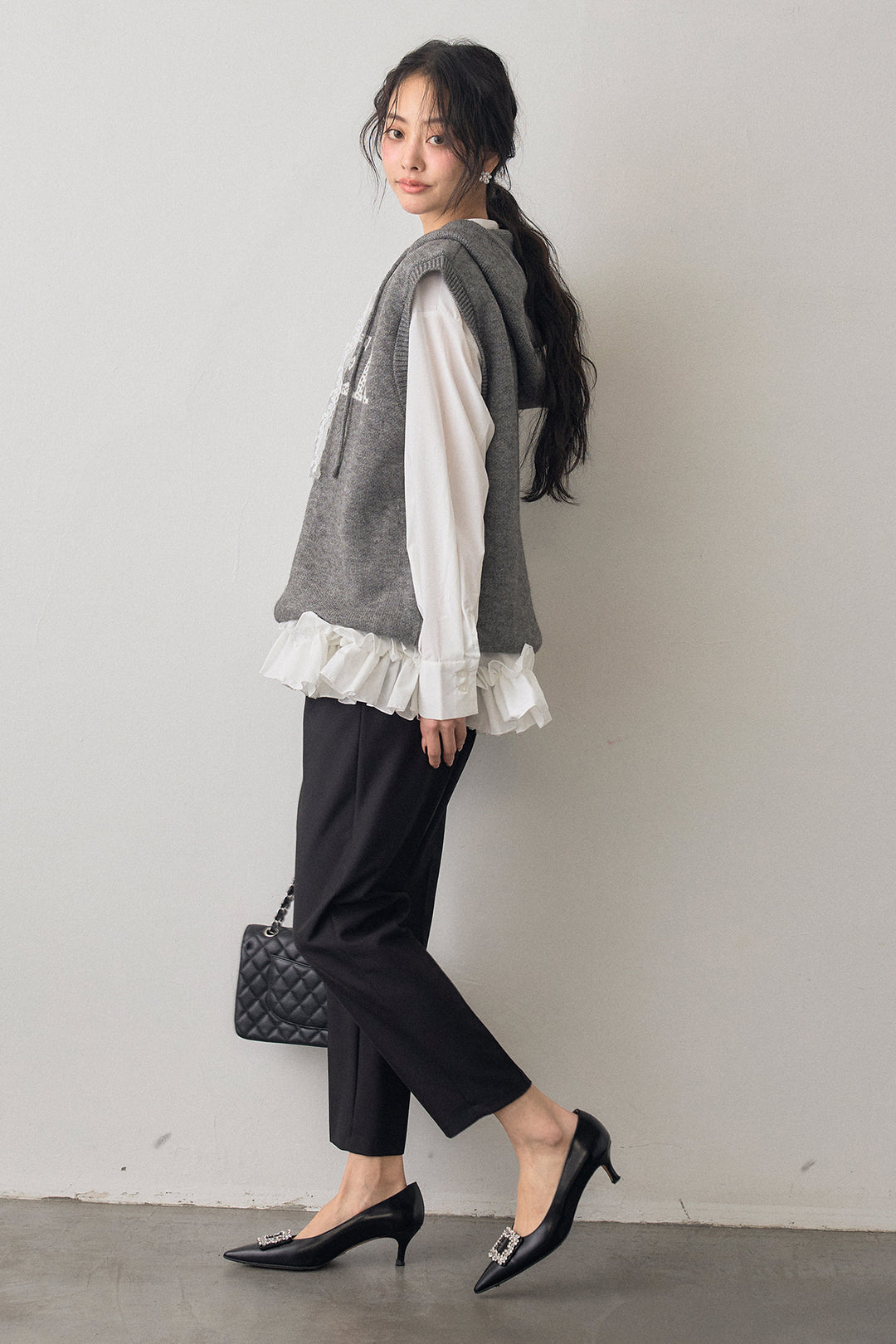 [予約/SET]レースリボンロゴフードスリーブレスニット+タックテーパードパンツ(2set)