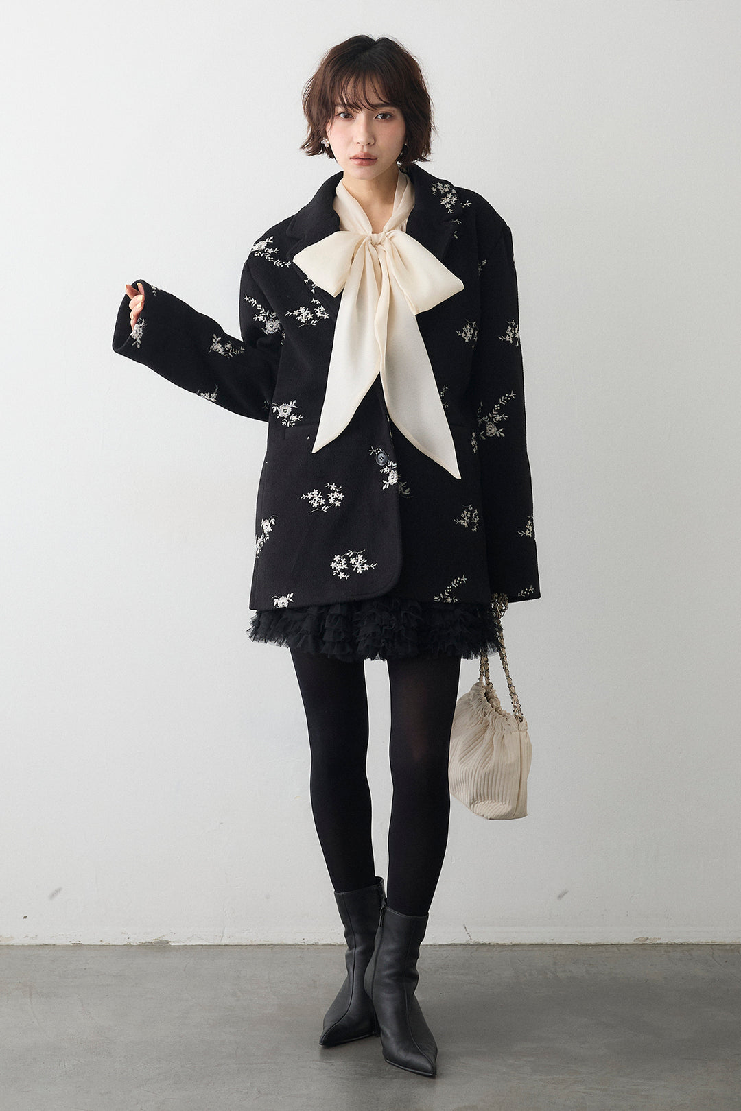 [予約/SET]前後2wayリボンシアーブラウス+フラワーエンブロイダリーモッサジャケット+ホイップチュールミニ丈スカート(3set)