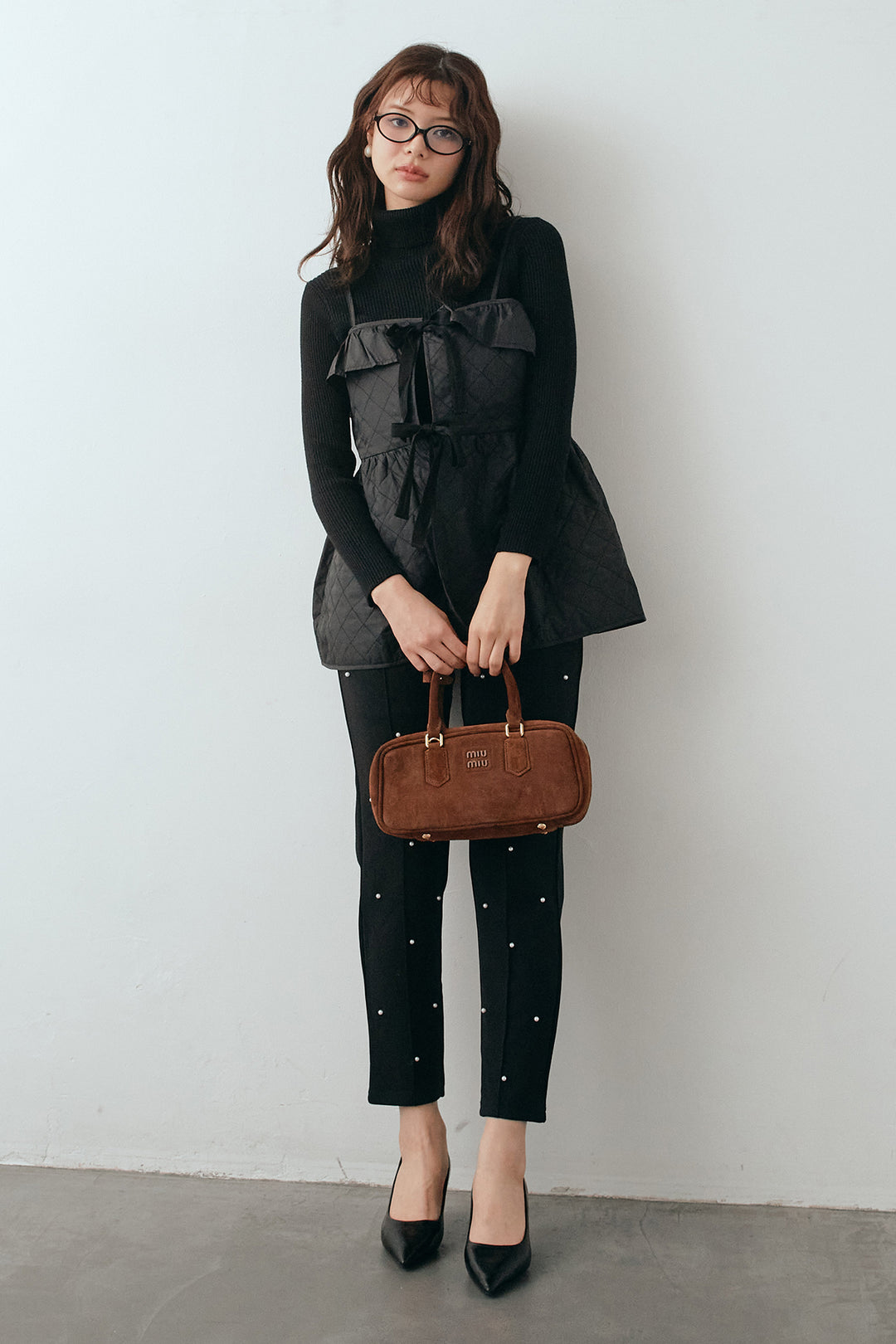 [予約/SET]ベーシックリブタートルニット+ダイヤキルトキャミビスチェ+センターシームランダムパールパンツ(3set)