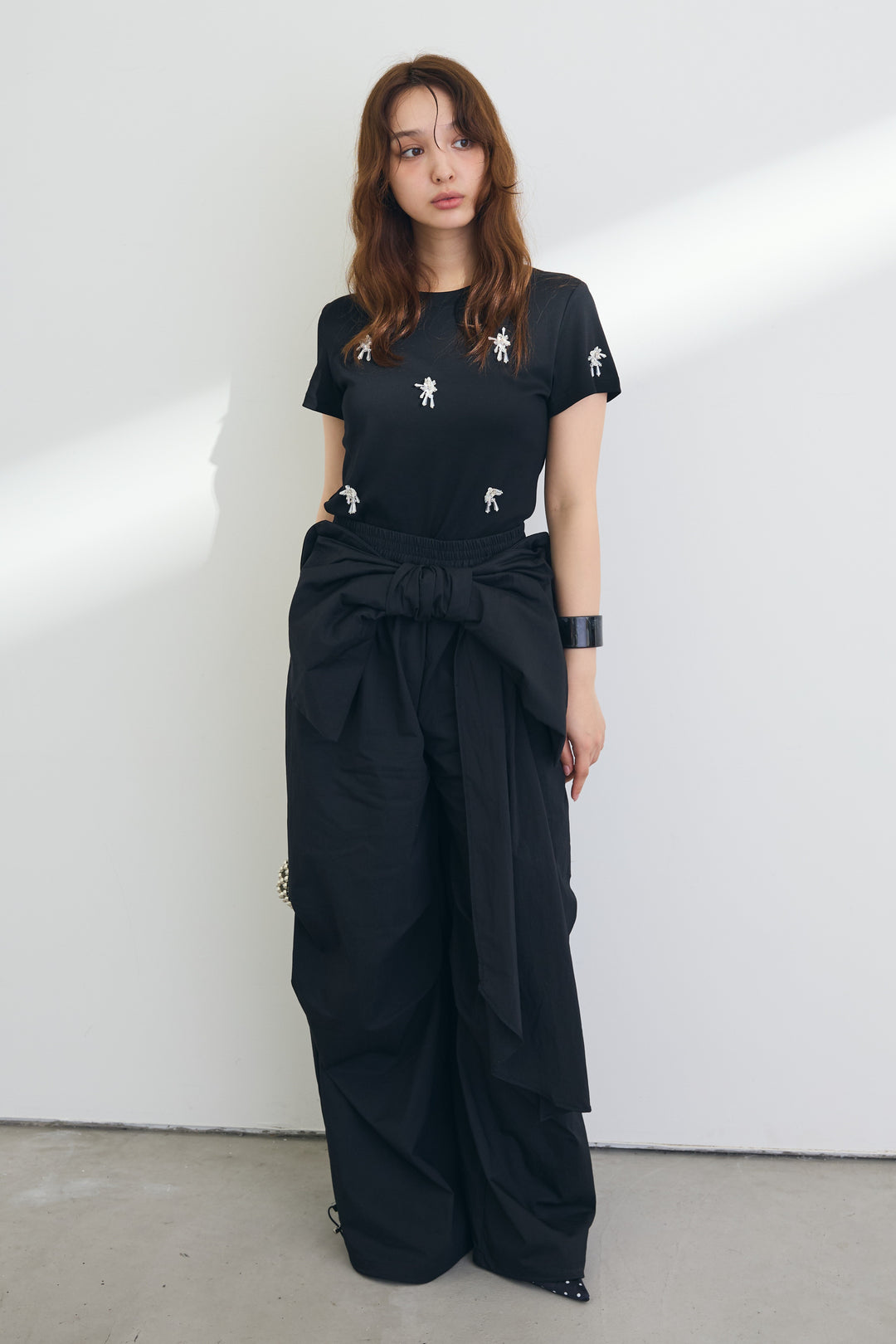 [予約/SET]ビジューモチーフデザインTシャツ+マルチウェイリボンカーゴデザインパンツ(2set)