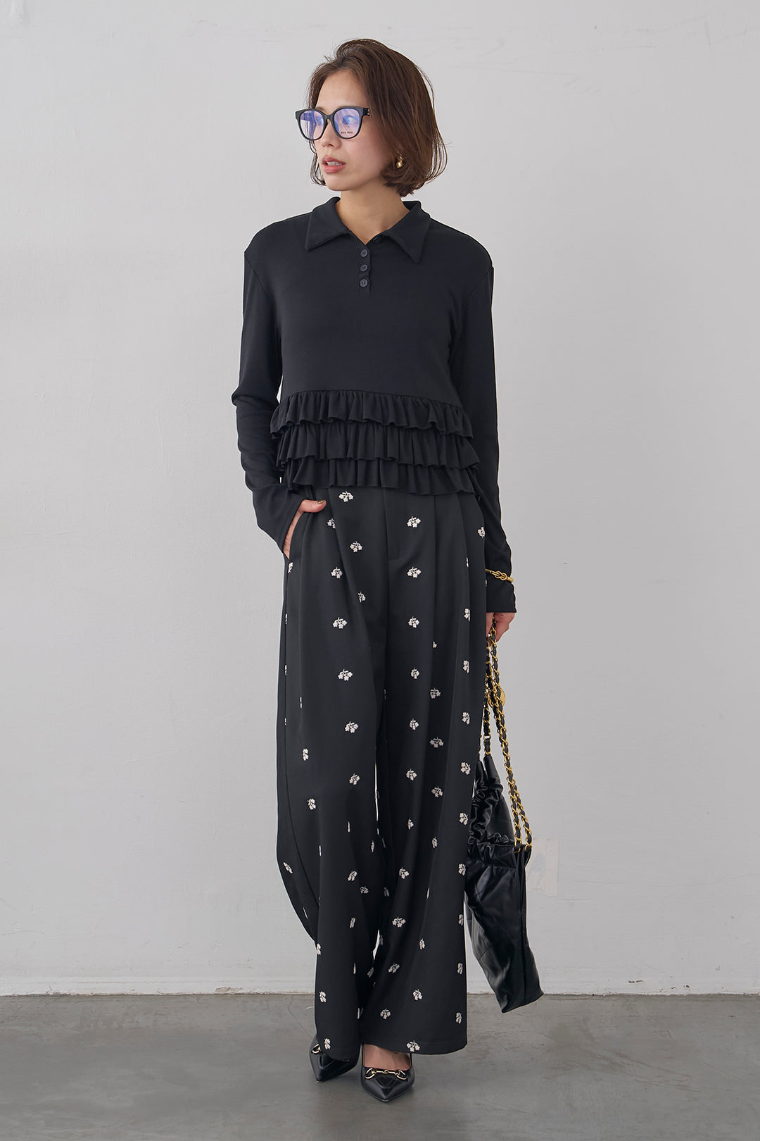 [予約/SET]フリルヘムポロカラープルオーバー+フラワー刺繍ツイルストレートパンツ(2set)