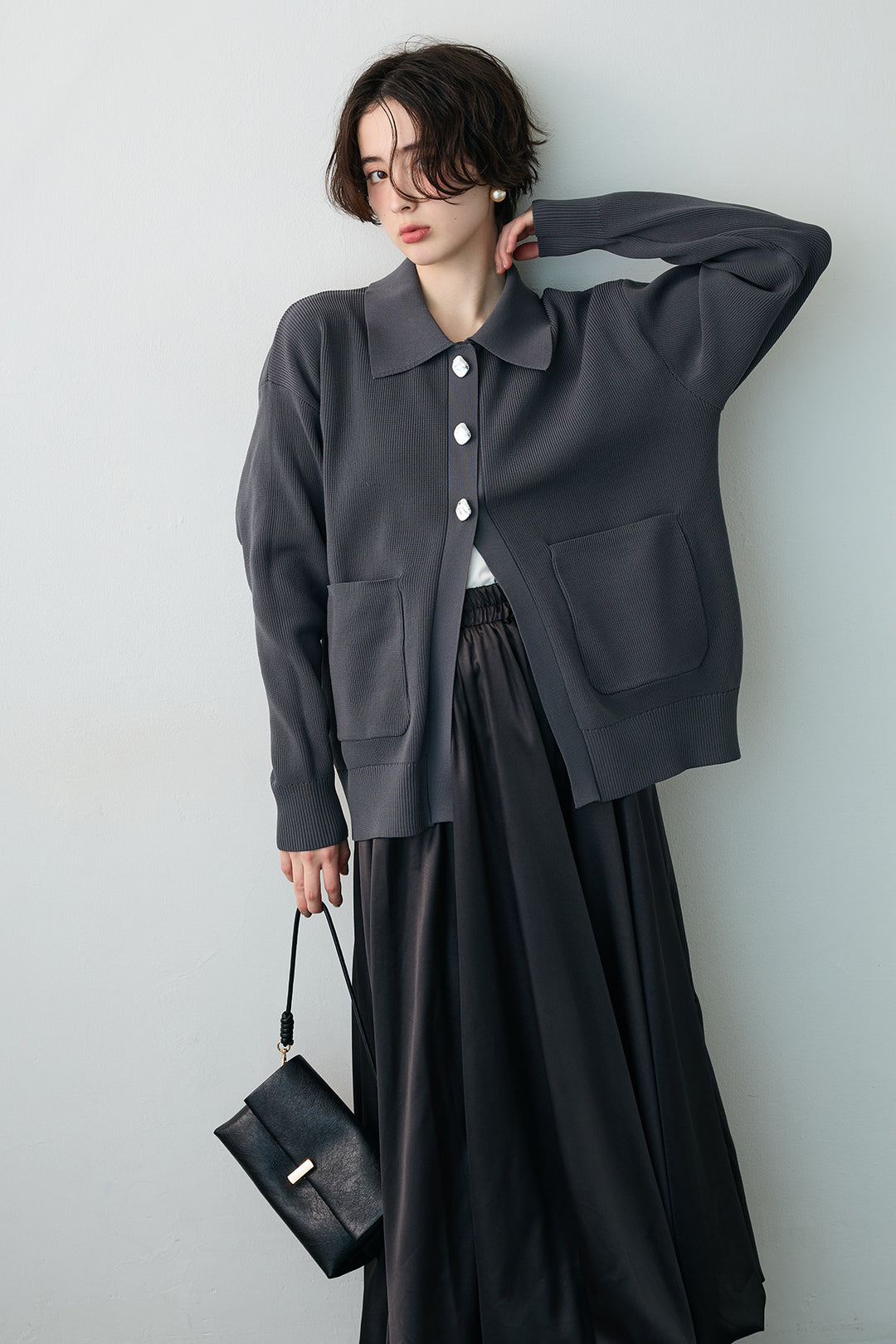 [予約/SET]メタルボタン襟付きニットカーディガン+サテンシャイニーバルーンスカート(2set)