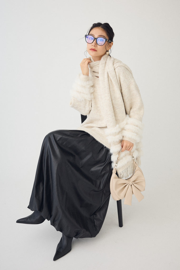 [予約]マフラー付きファーラインデザインニットカーデ