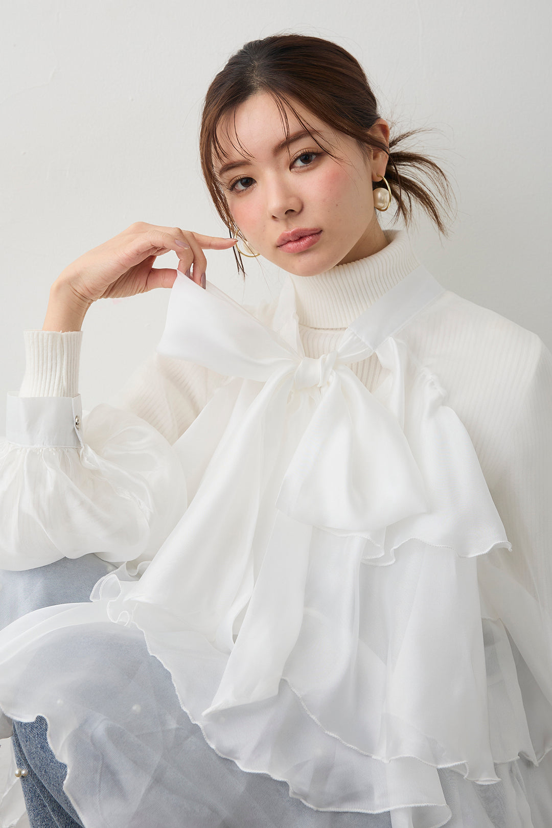 [予約/SET]ベーシックリブタートルニット+フロントBIGリボンティアードエアリーチュニック+パールスタッズストレートハイウエストデニム(3set)