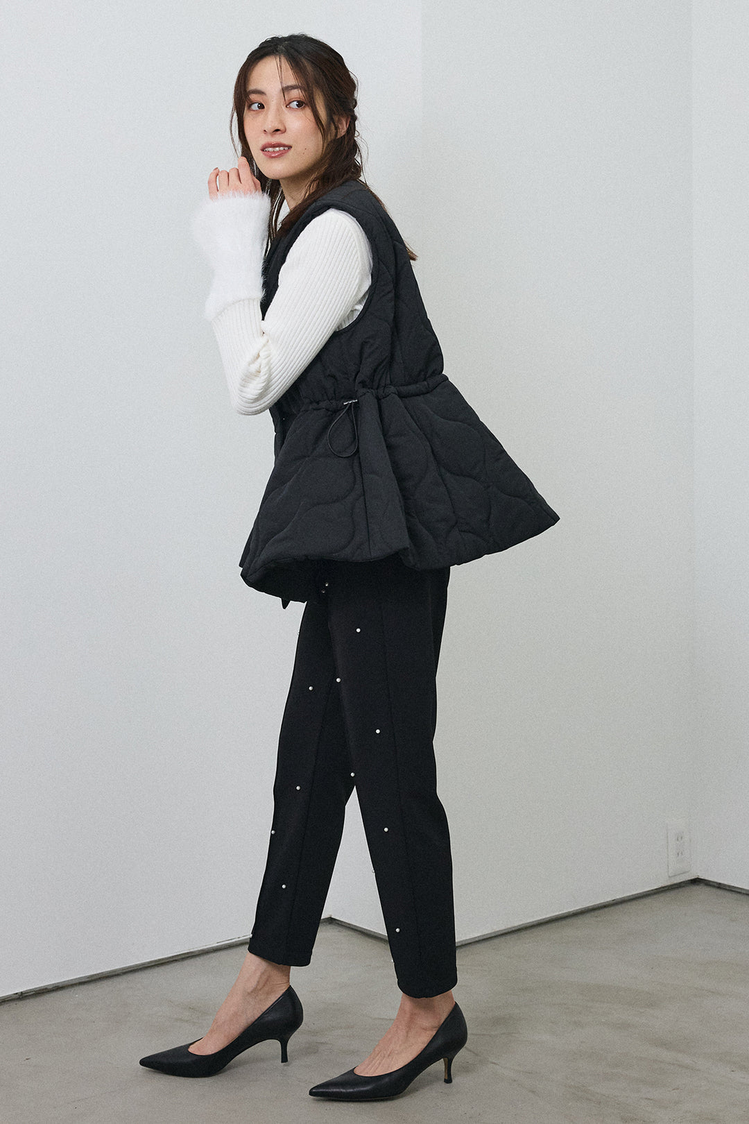 [予約/SET]フェザー切替スリーブフレアニット+キルティングフレアシルエットベスト+センターシームランダムパールパンツ(3set)