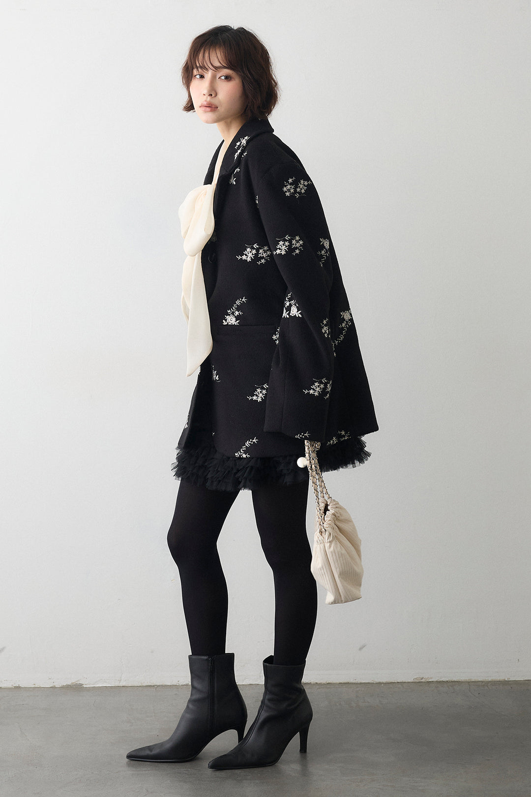 [予約/SET]前後2wayリボンシアーブラウス+フラワーエンブロイダリーモッサジャケット+ホイップチュールミニ丈スカート(3set)