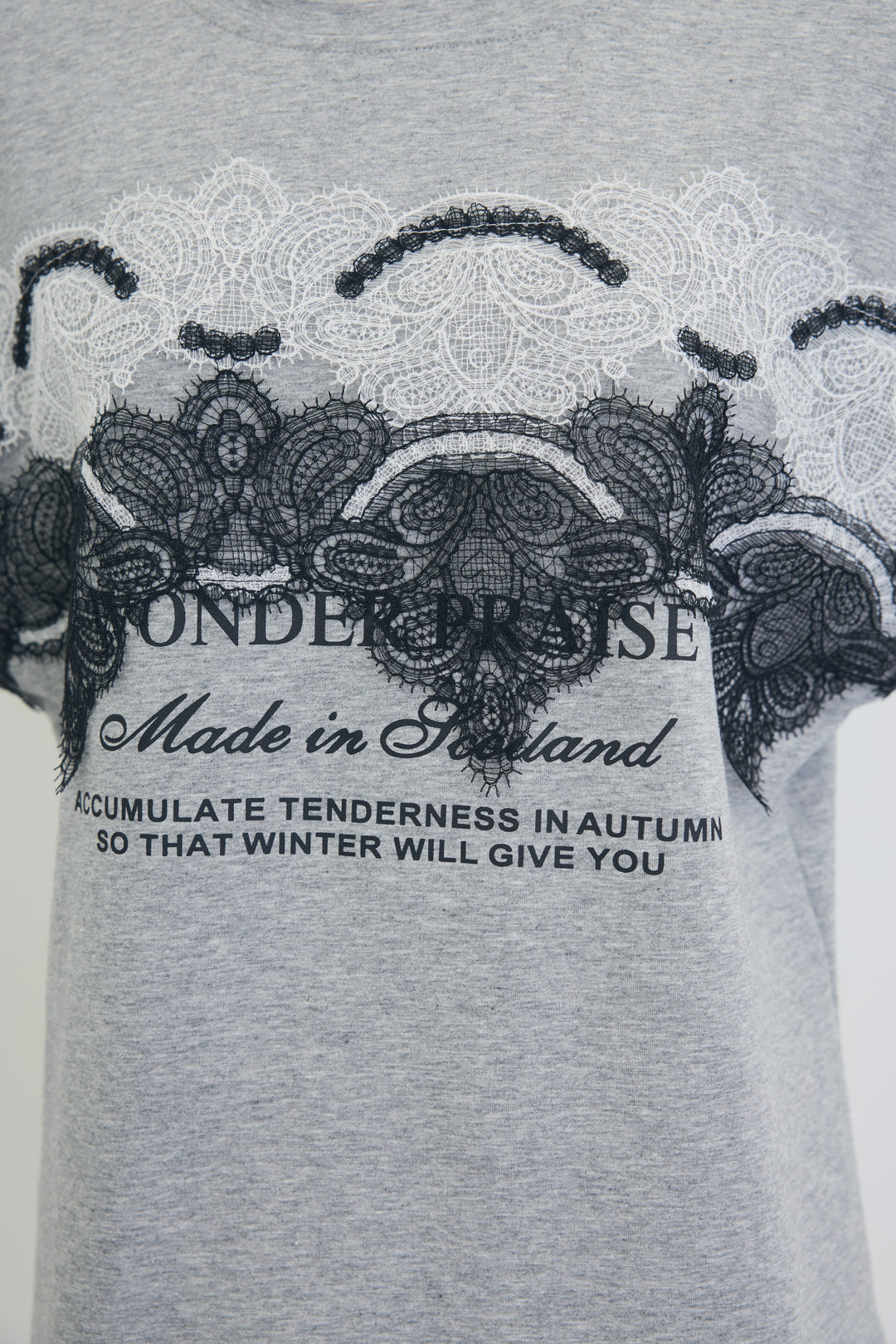 [予約]レースデザインロゴTシャツ