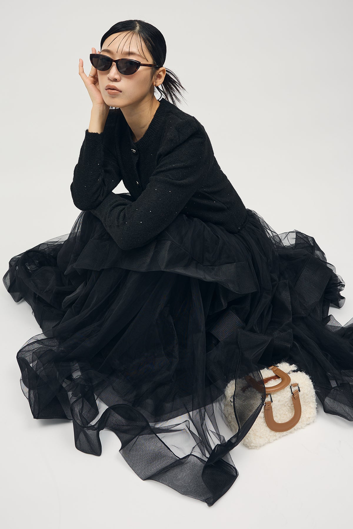 【新品】Frene ランダムフリルティアードボリュームスカート ブラック 予約/SET]アシメケープタンクニットセット+ランダムフリルティアード