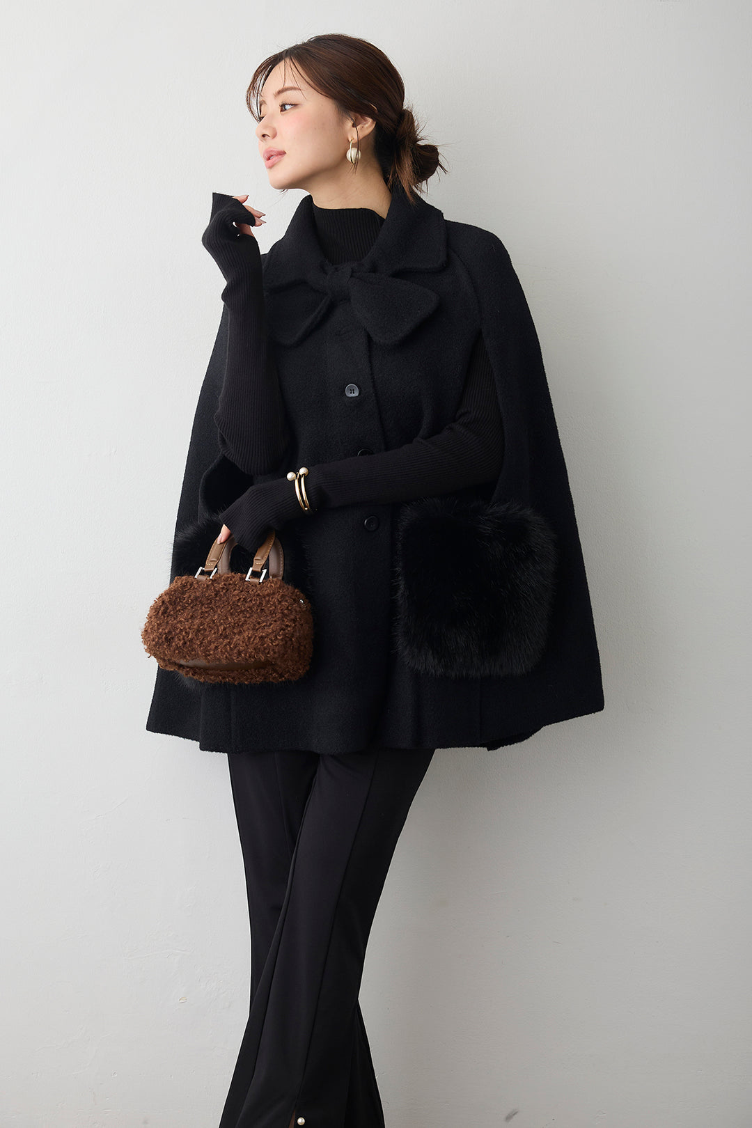 [予約/SET]ベーシックフィンガーホールリブニット+ウールタッチファーポケットポンチョコート(2set)