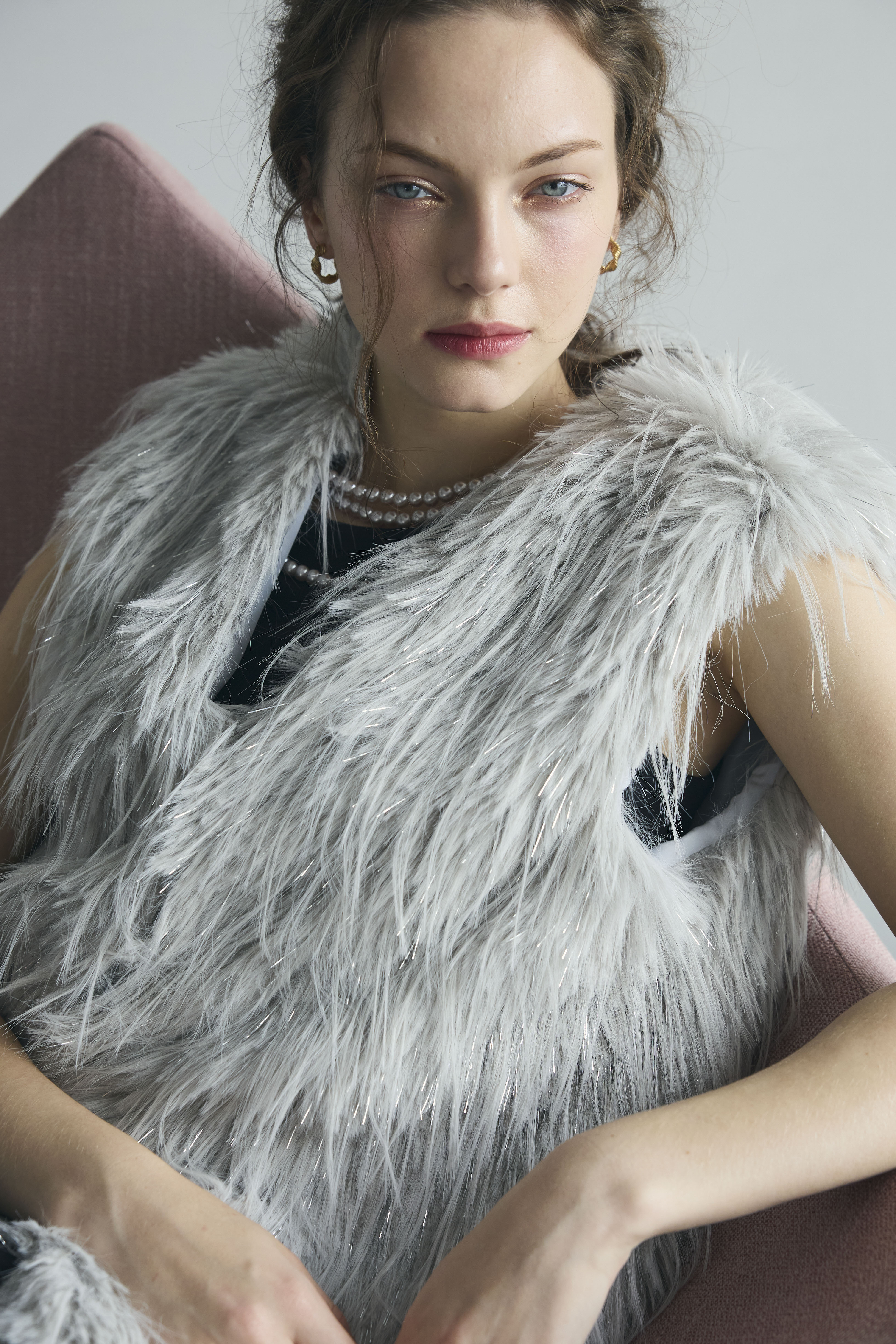 予約]シャイニーロングファーベスト – Frene