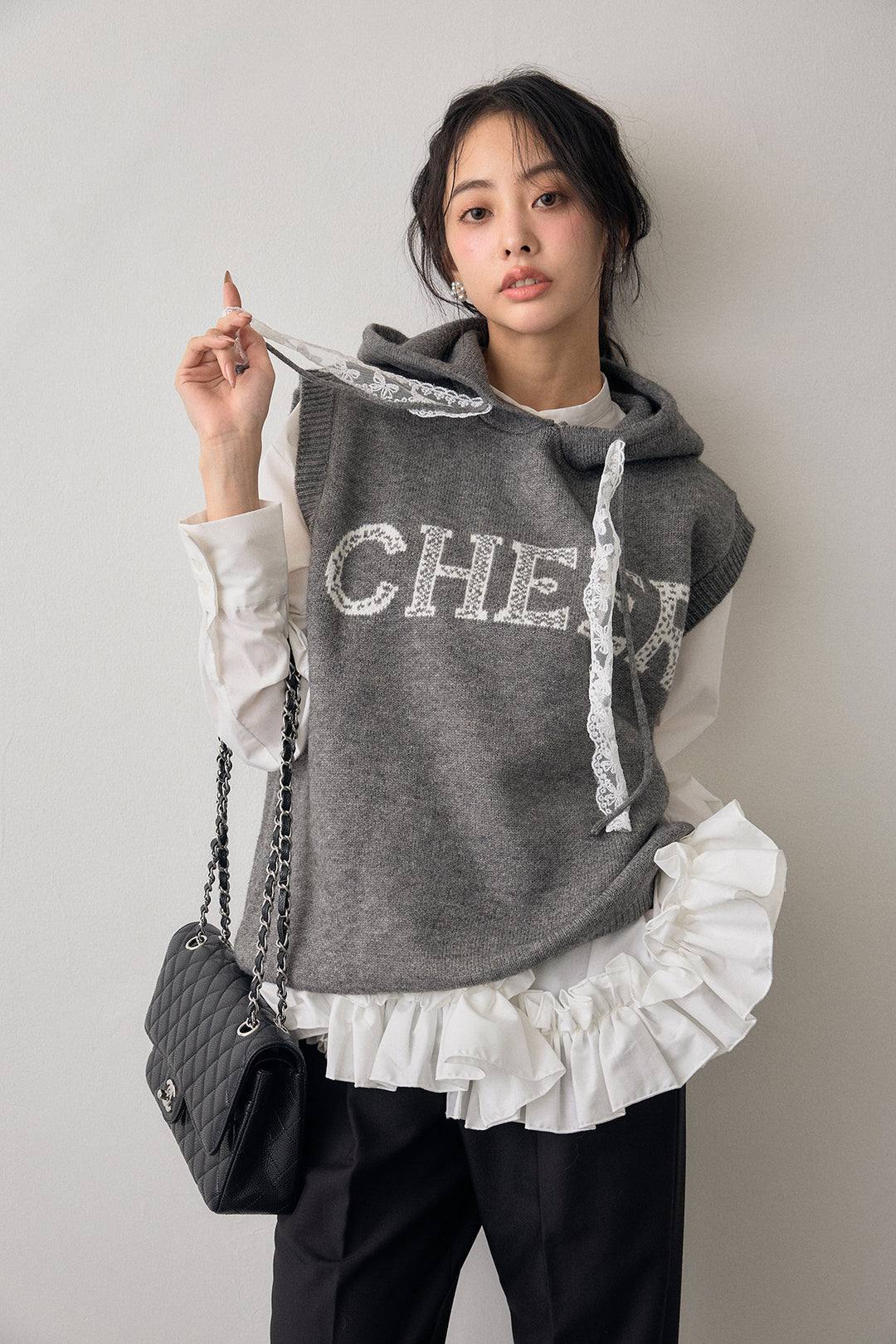 [予約/SET]レースリボンロゴフードスリーブレスニット+タックテーパードパンツ(2set)