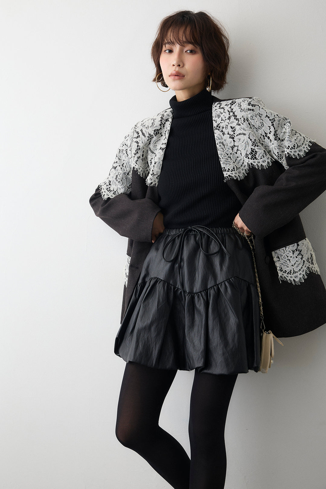 [予約/SET]ベーシックリブタートルニット+ショルダーレースデザインジャケット+フェイクレザーティアードバルーンミニスカート(3set)
