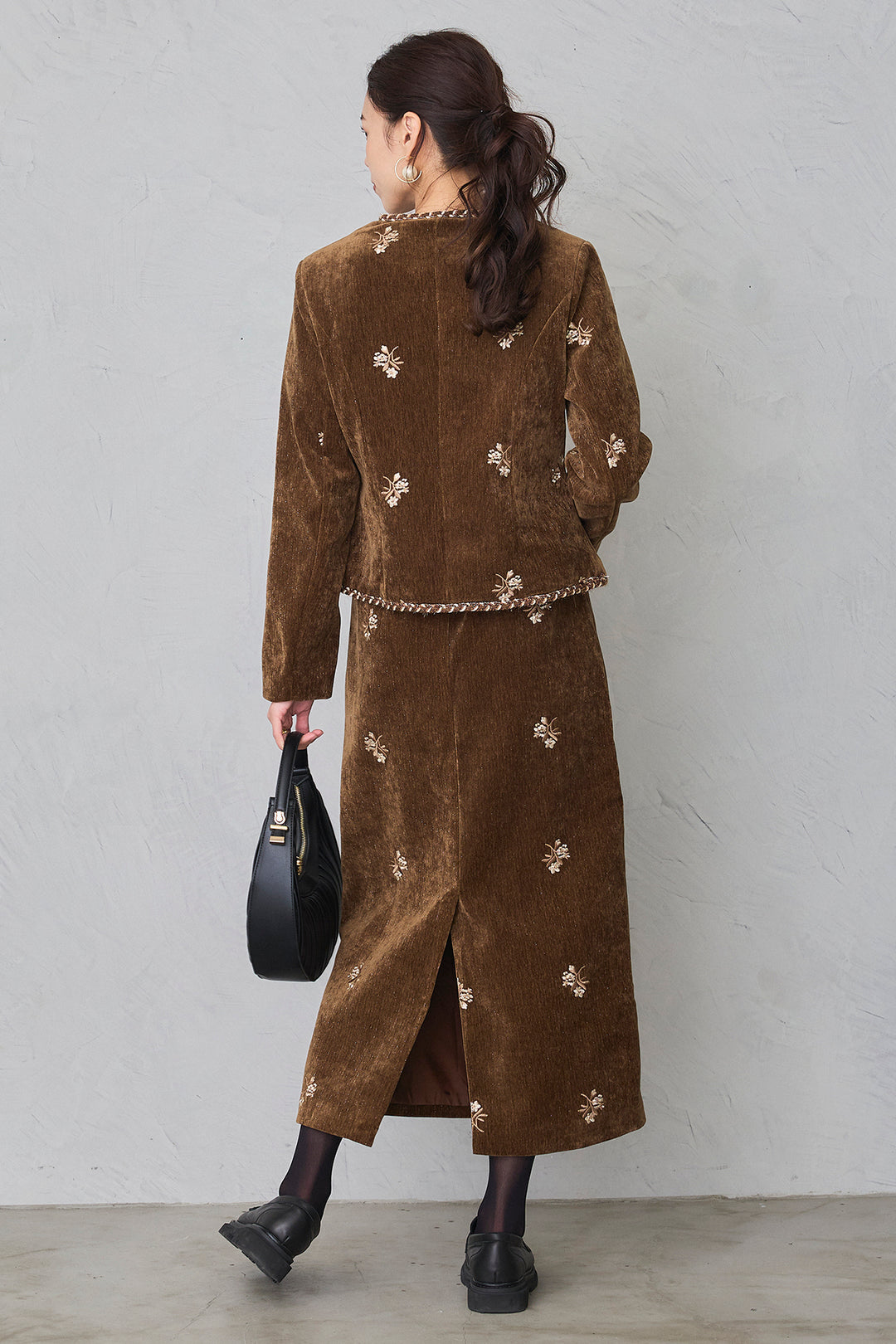 [予約]ヴィンテージフラワー刺繍ラメベロアセットアップ