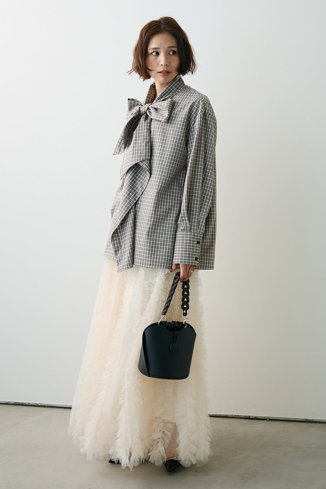 [予約/SET]マルチパターンボウタイアシメシャツ+Iラインホイップチュールスカート(2set)