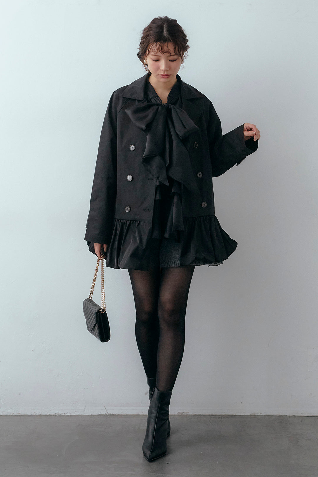 [予約/SET]フロントBIGリボンティアードエアリーチュニック+バルーンヘムミディ丈トレンチコート+メランジニットショートパンツ(3set)