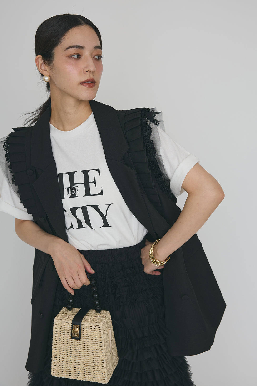 [予約/SET]ThecityロゴTシャツ+フリルショルダーテーラーマニッシュベスト+ホイップチュールティアードスカート(3set)