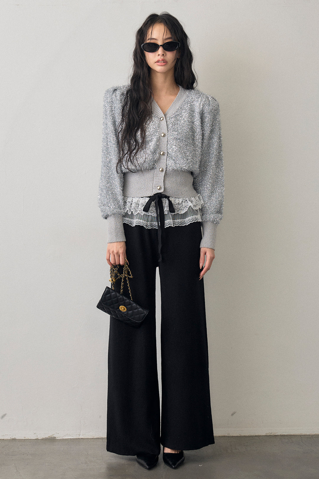 [予約/SET]コンシャスショルダーシャイニーニットカーデ+ウエストレースニットストレートパンツ(2set)