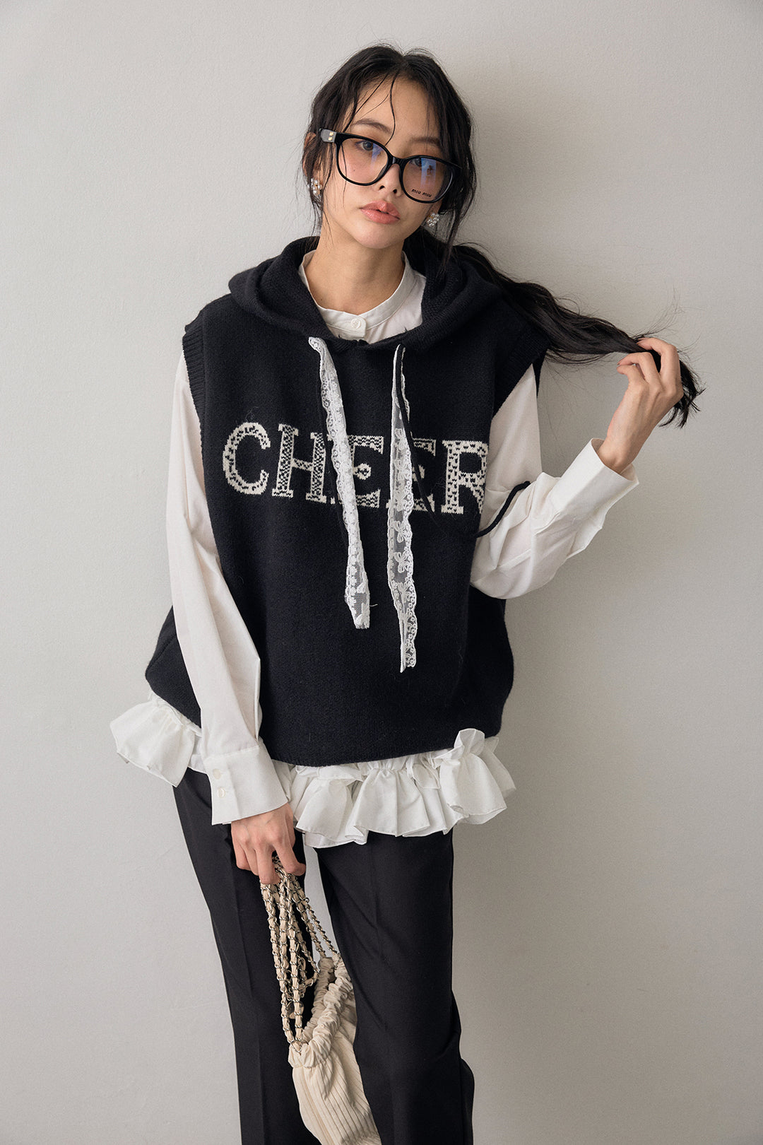 [予約/SET]パネルフレアヘムシャツ+レースリボンロゴフードスリーブレスニット+タックテーパードパンツ(3set)