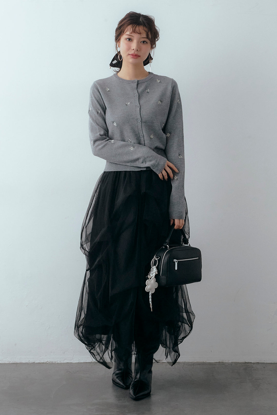 [予約/SET]ニュアンスフラワー刺繍クロップドニットカーデ+マルチパターンタックチュールスカート(2set)