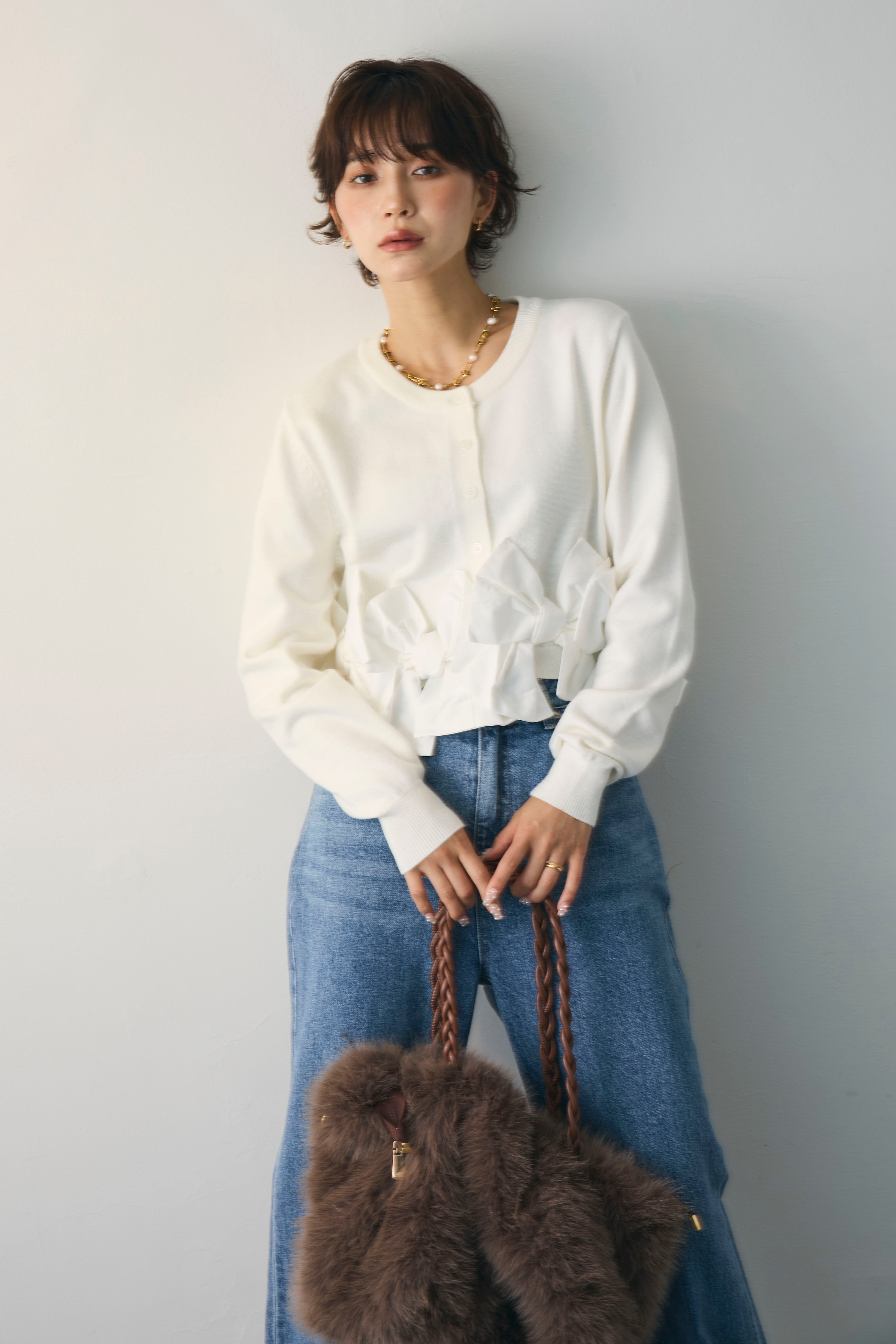 予約]ヘムリボンデザインショートカーデ – Frene