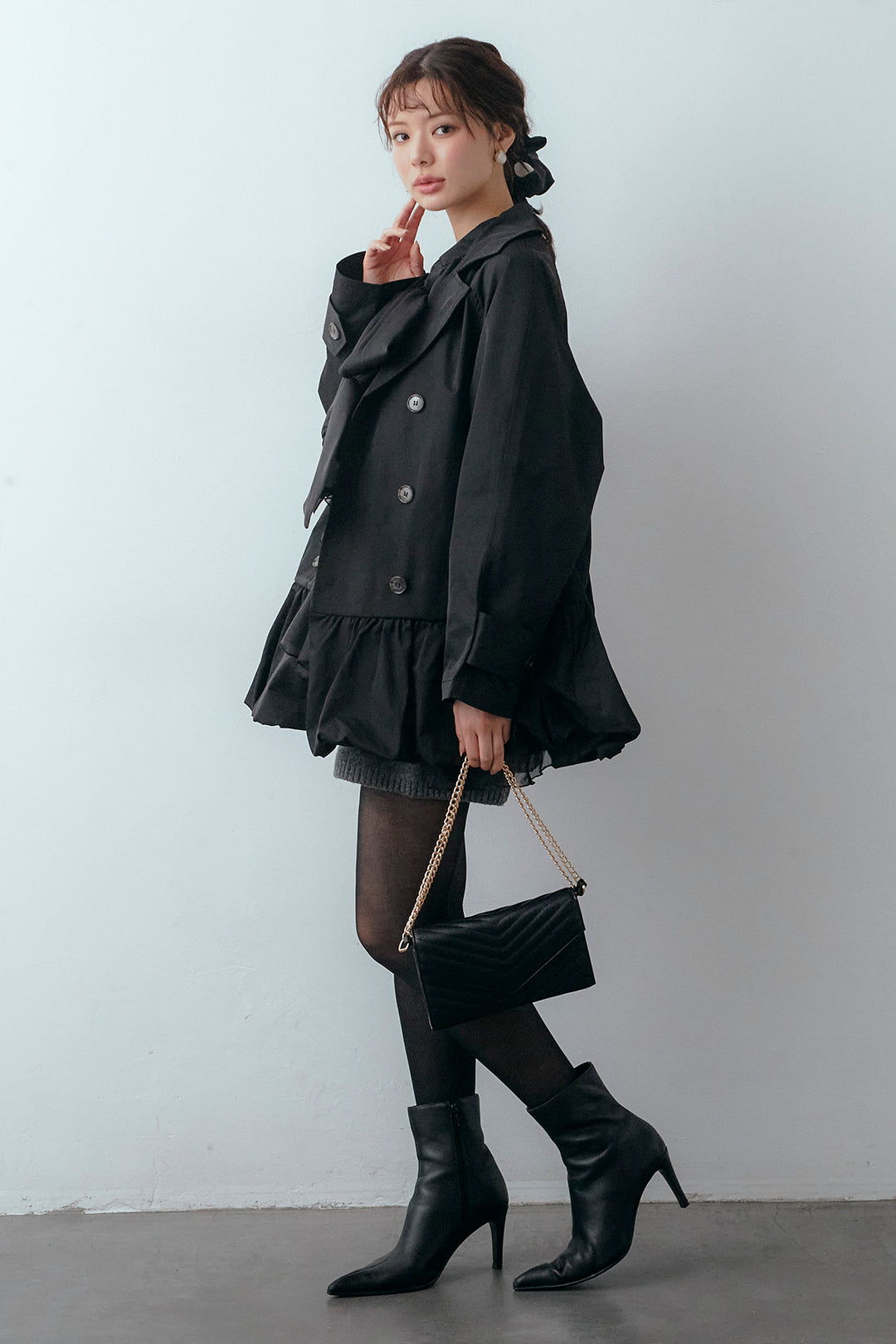 [予約/SET]フロントBIGリボンティアードエアリーチュニック+バルーンヘムミディ丈トレンチコート+メランジニットショートパンツ(3set)