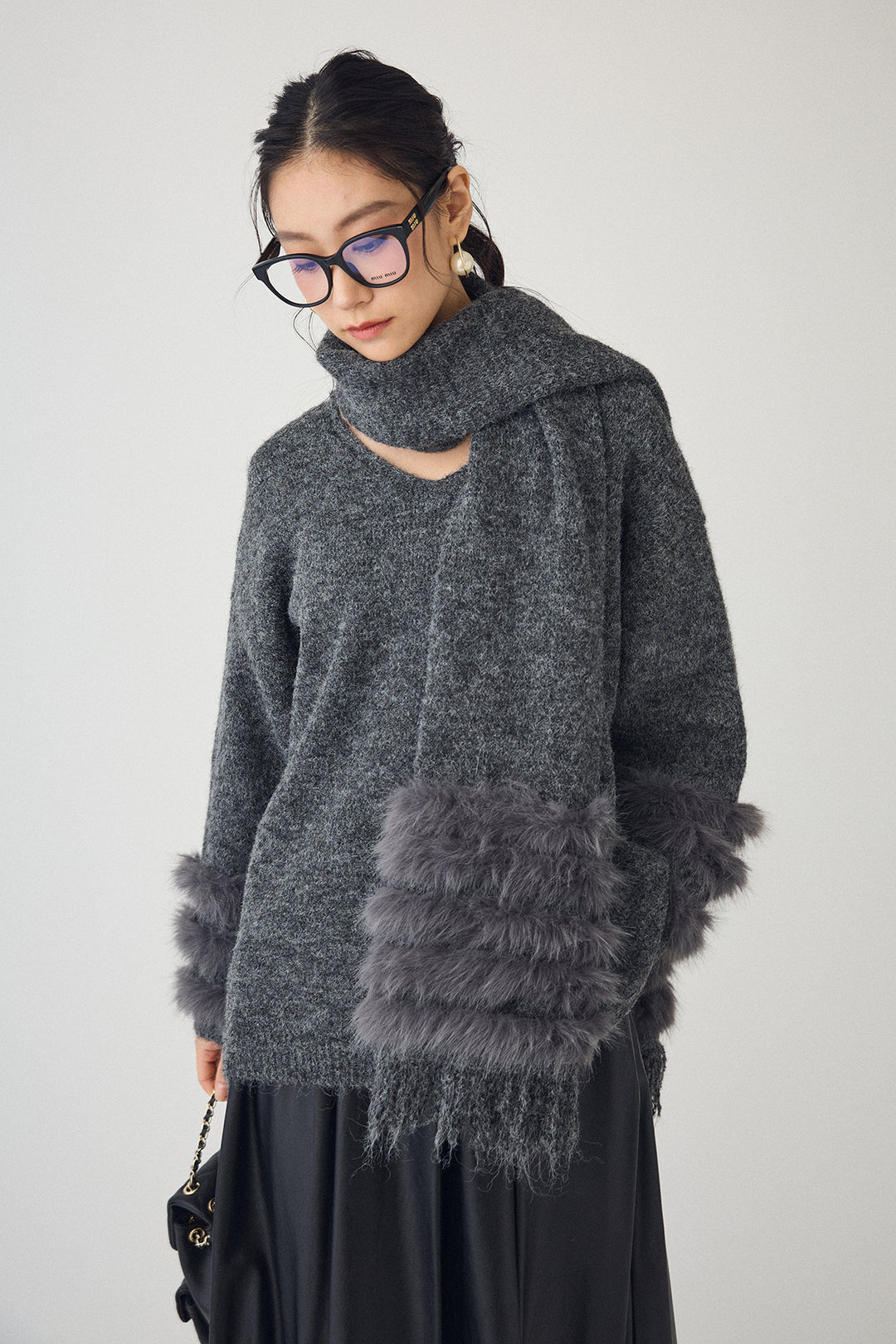 [予約/SET]マフラー付きファーラインデザインニットカーデ+レザーライクバルーンスカート(2set)