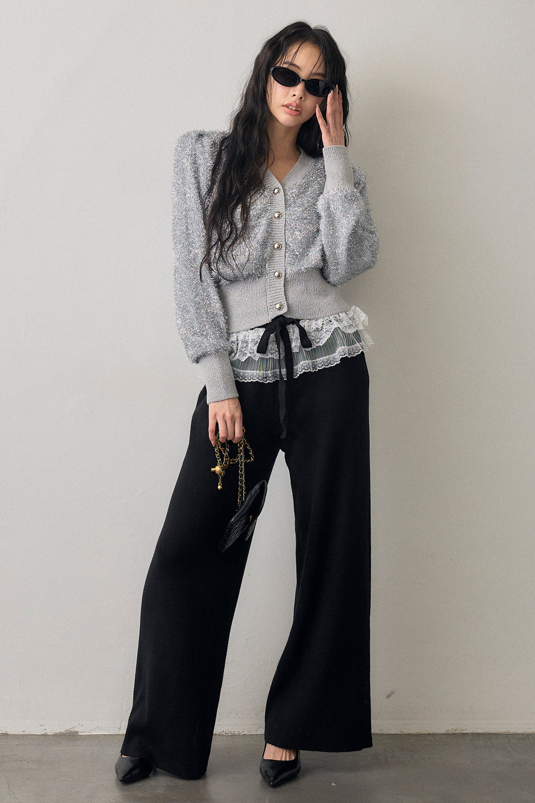 [予約/SET]コンシャスショルダーシャイニーニットカーデ+ウエストレースニットストレートパンツ(2set)