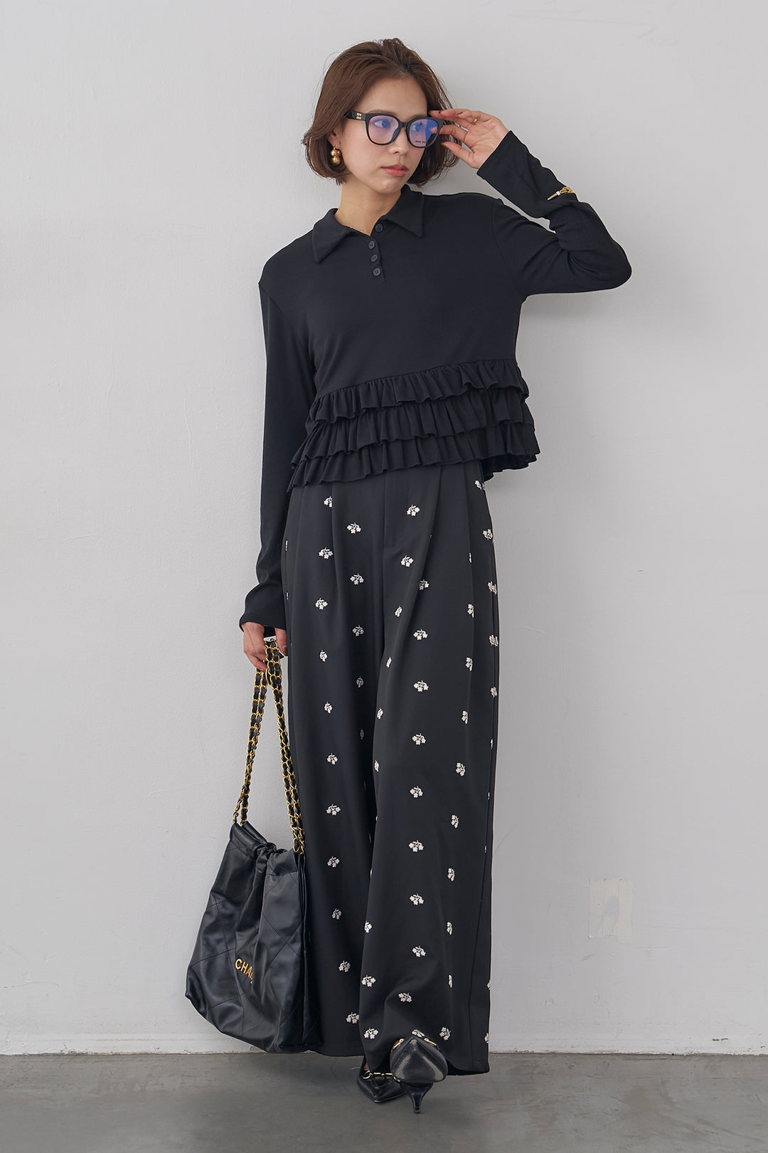 [予約/SET]フリルヘムポロカラープルオーバー+フラワー刺繍ツイルストレートパンツ(2set)