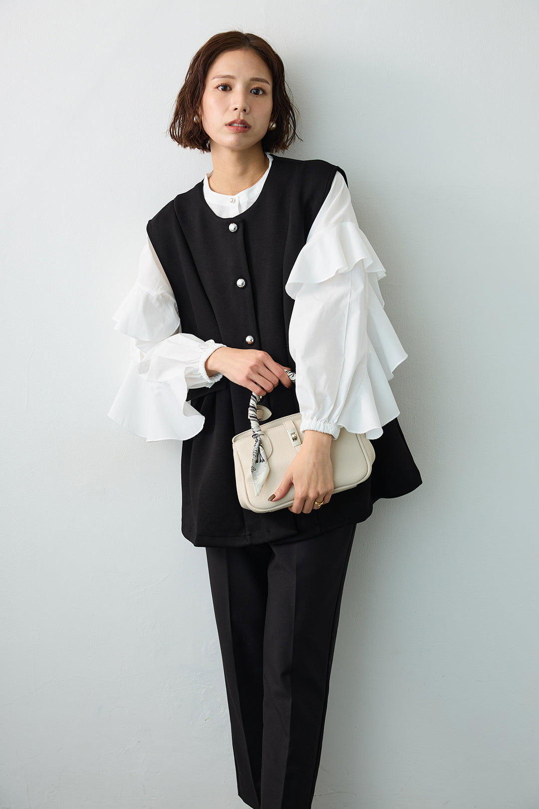 [予約]ティアードフリルスリーブパールボタンブラウス