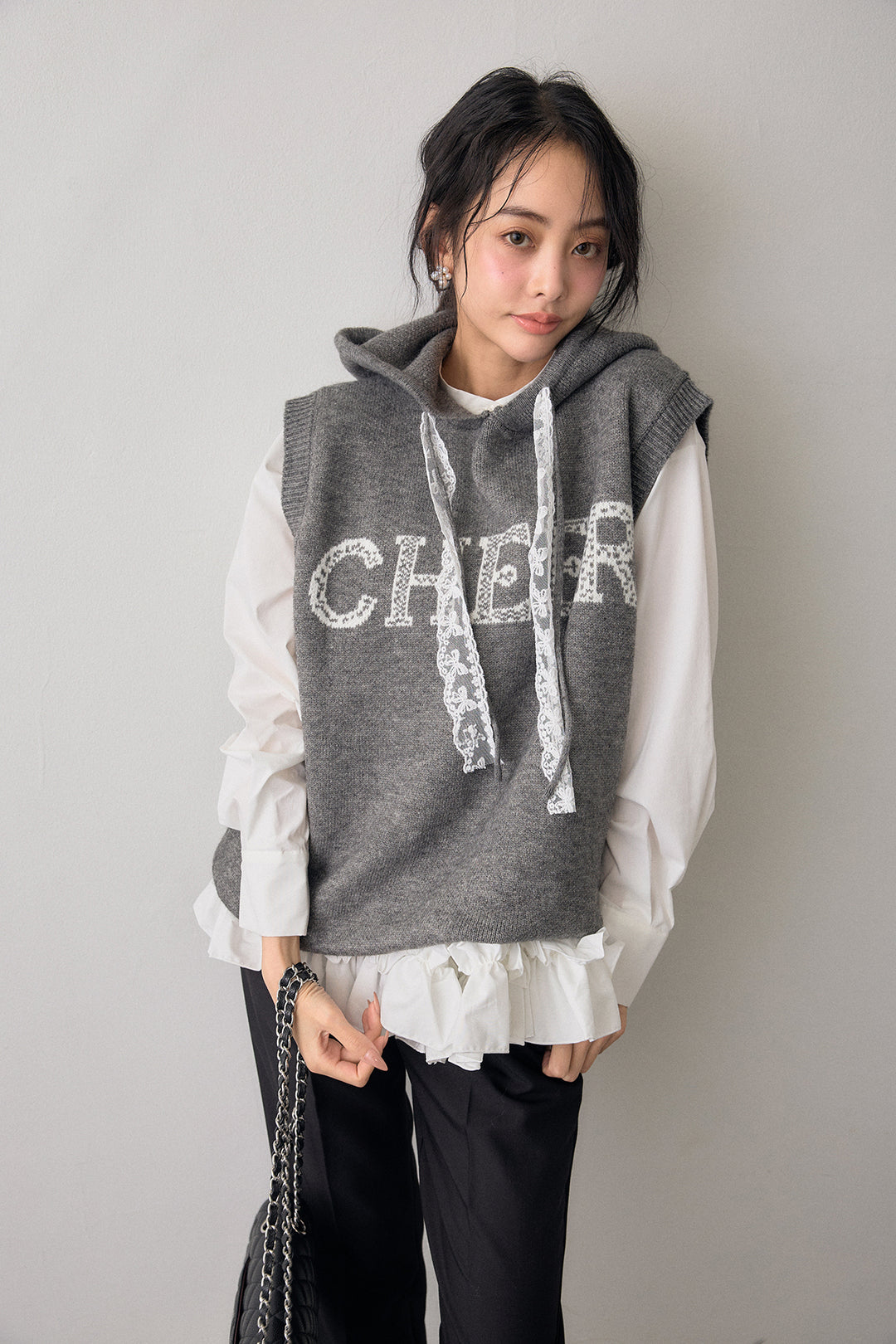 [予約/SET]レースリボンロゴフードスリーブレスニット+タックテーパードパンツ(2set)