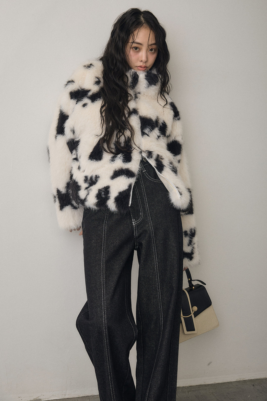 [予約/SET]COW柄スタンドファーライクコート+ウエストアシメデニムパンツ(2set)