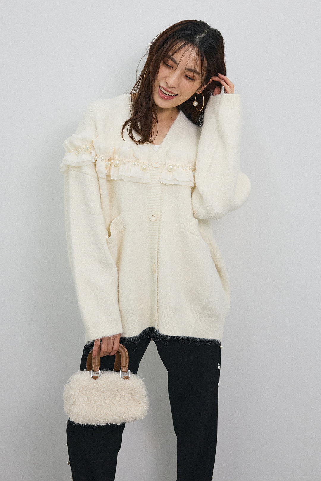 [予約/SET]フリルパールドッキングニットコーディガン+サイドパール裾タックジョガーパンツ(2set)