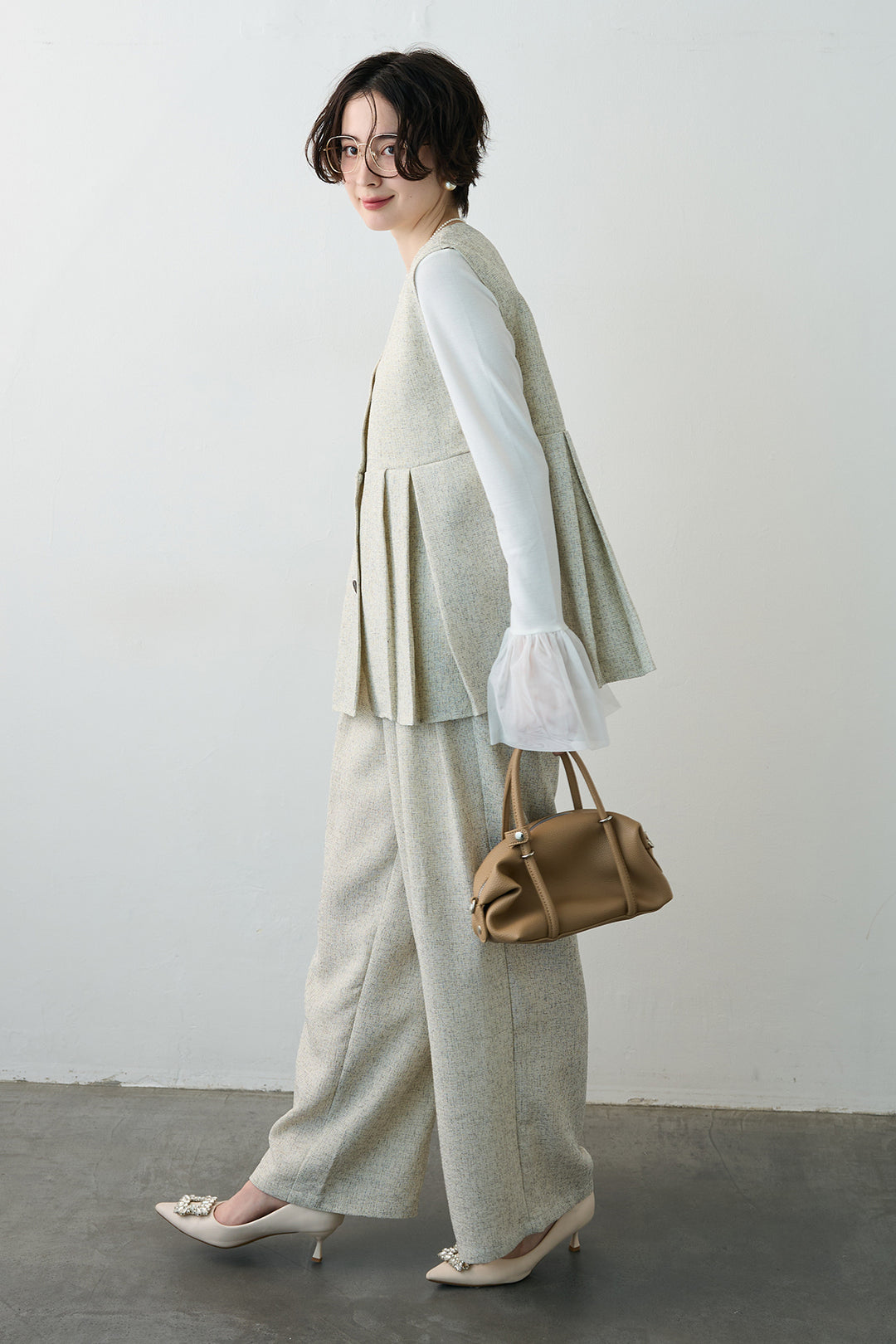 [予約/SET]チュールシアーカフスリブニット+サマーツイードボックスプリーツベスト+サマーツイードウエストラインタックパンツ(3set)