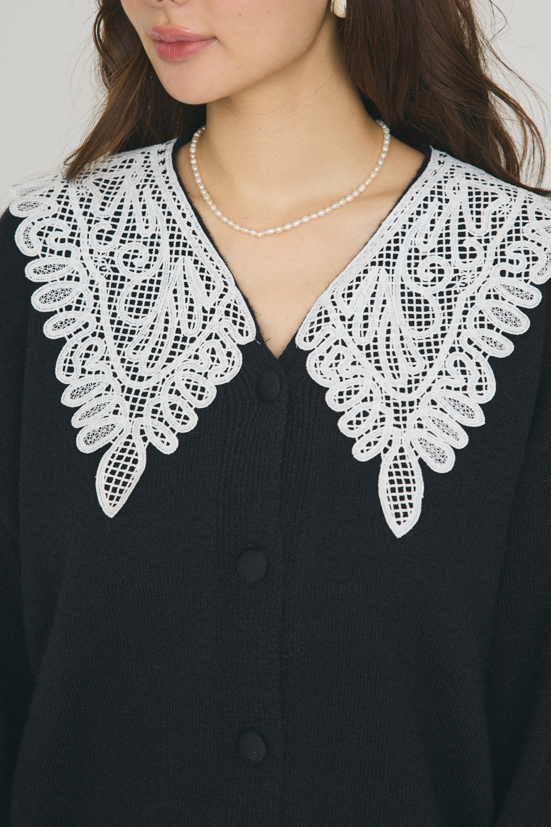 [予約]レースドッキングポイントVネックカーデ