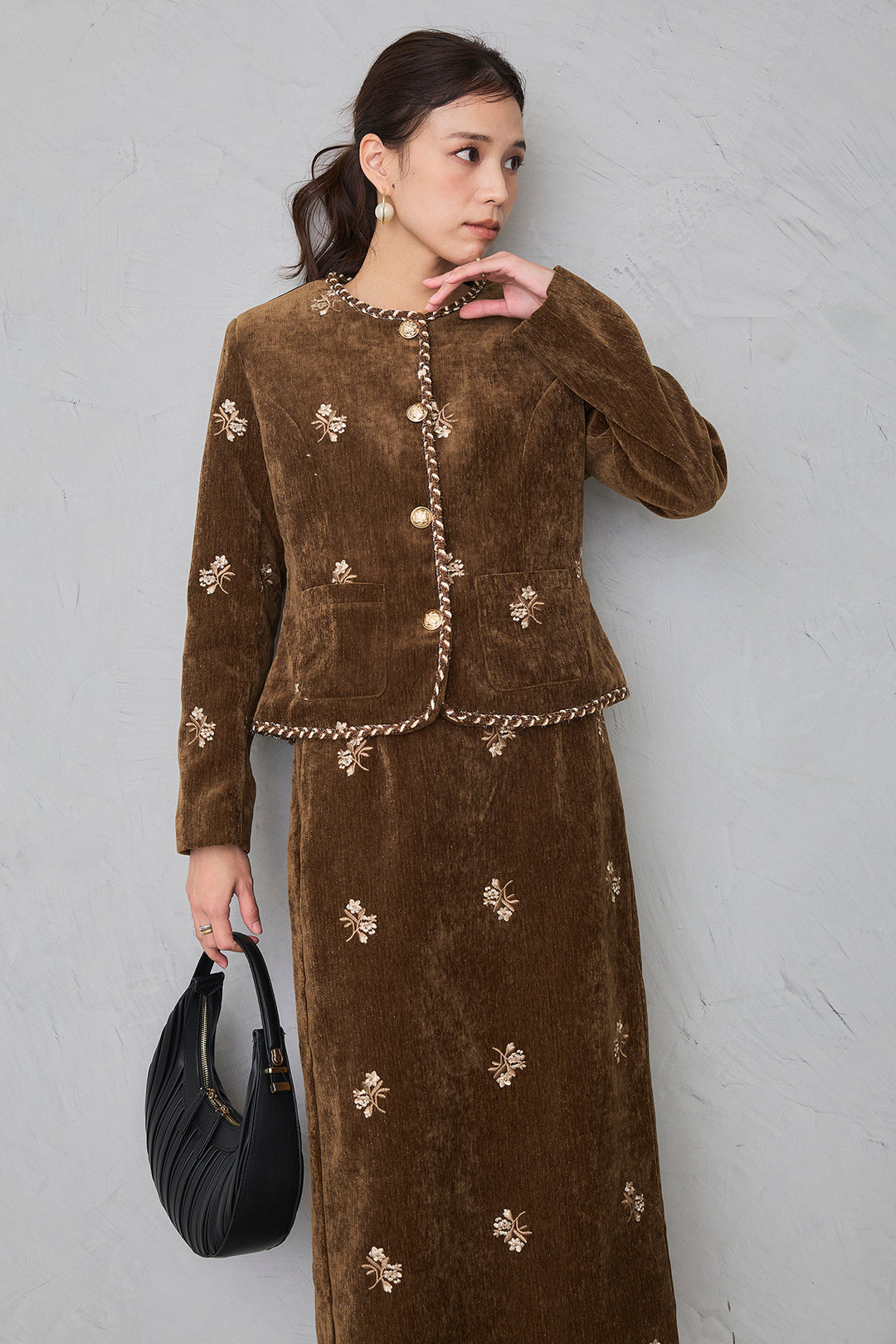 [予約]ヴィンテージフラワー刺繍ラメベロアセットアップ