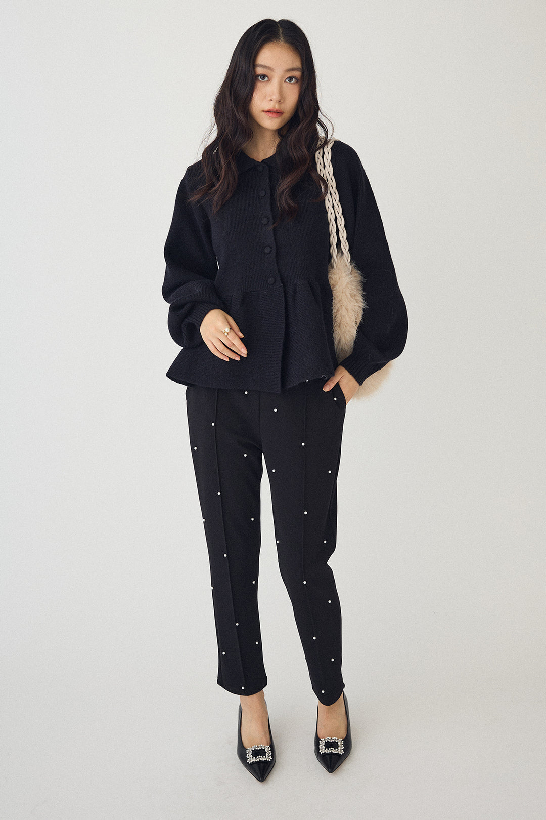 [予約/SET]ポロ襟ペプラムニットプルオーバー+センターシームランダムパールパンツ(2set)