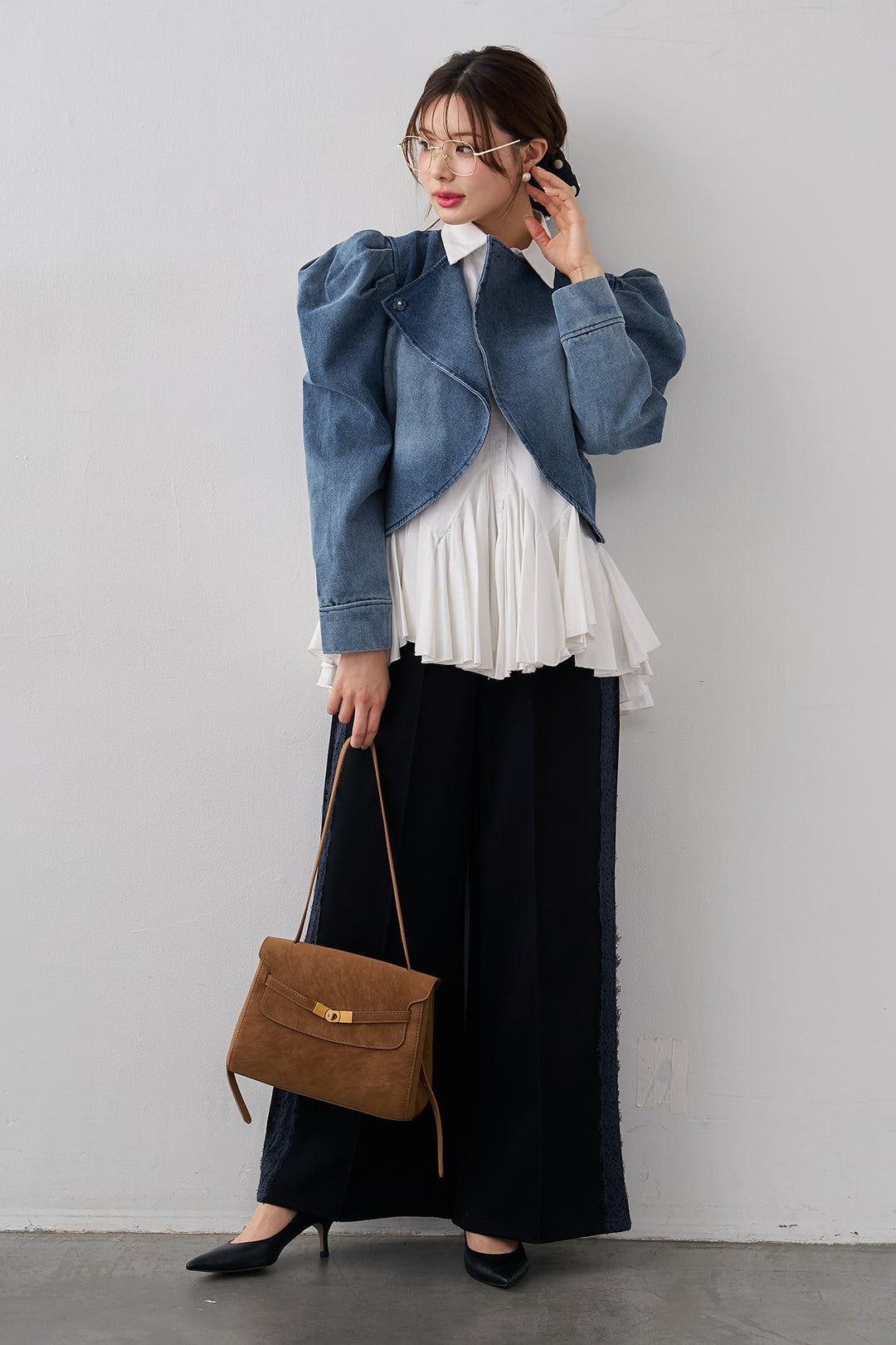 [予約/SET]パネルフレアヘムシャツ+パフスリーブショートデニムジャケット+サイドレースWフェイスカットソーパンツ(3set)