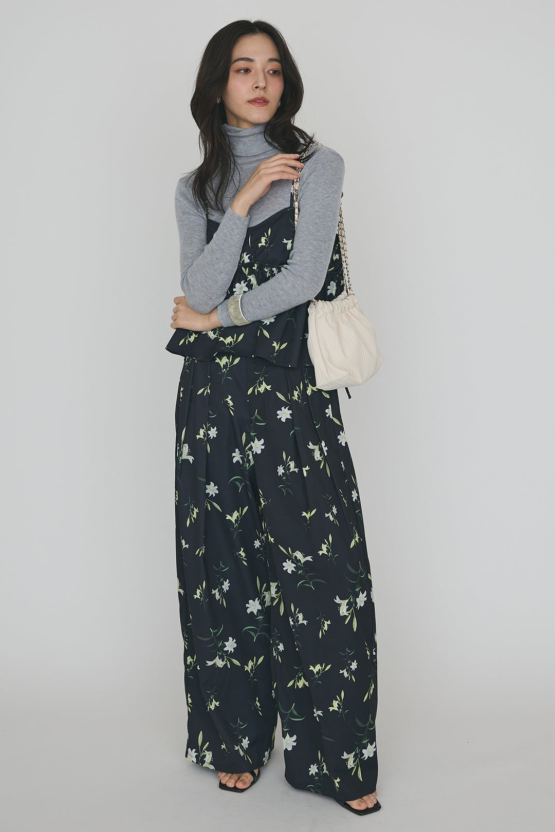 [予約/SET]シアータートルトップス+シックフラワービスチェキャミソール+シックフラワータックワイドパンツ(3set)