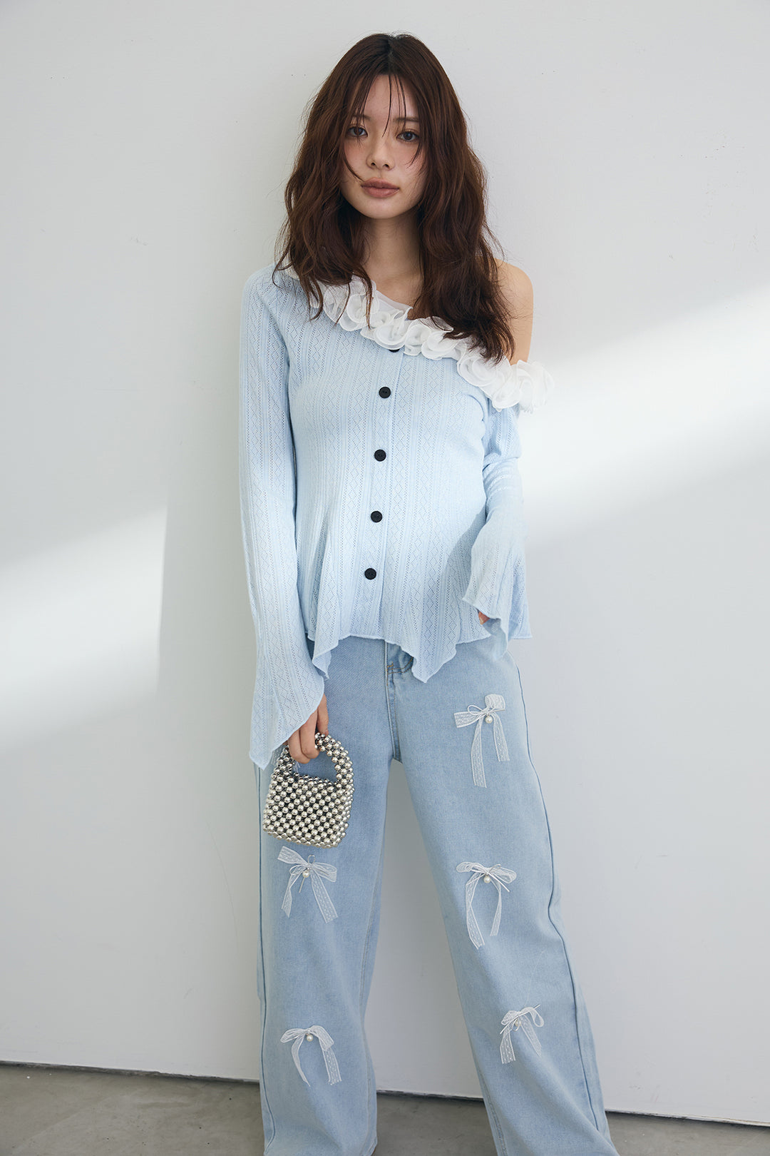 [予約/SET]フリルモチーフアシメオフショルフレアトップス+メニーリボン美ラインデニムパンツ(2set)