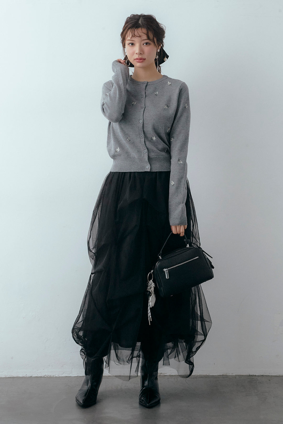 [予約/SET]ニュアンスフラワー刺繍クロップドニットカーデ+マルチパターンタックチュールスカート(2set)