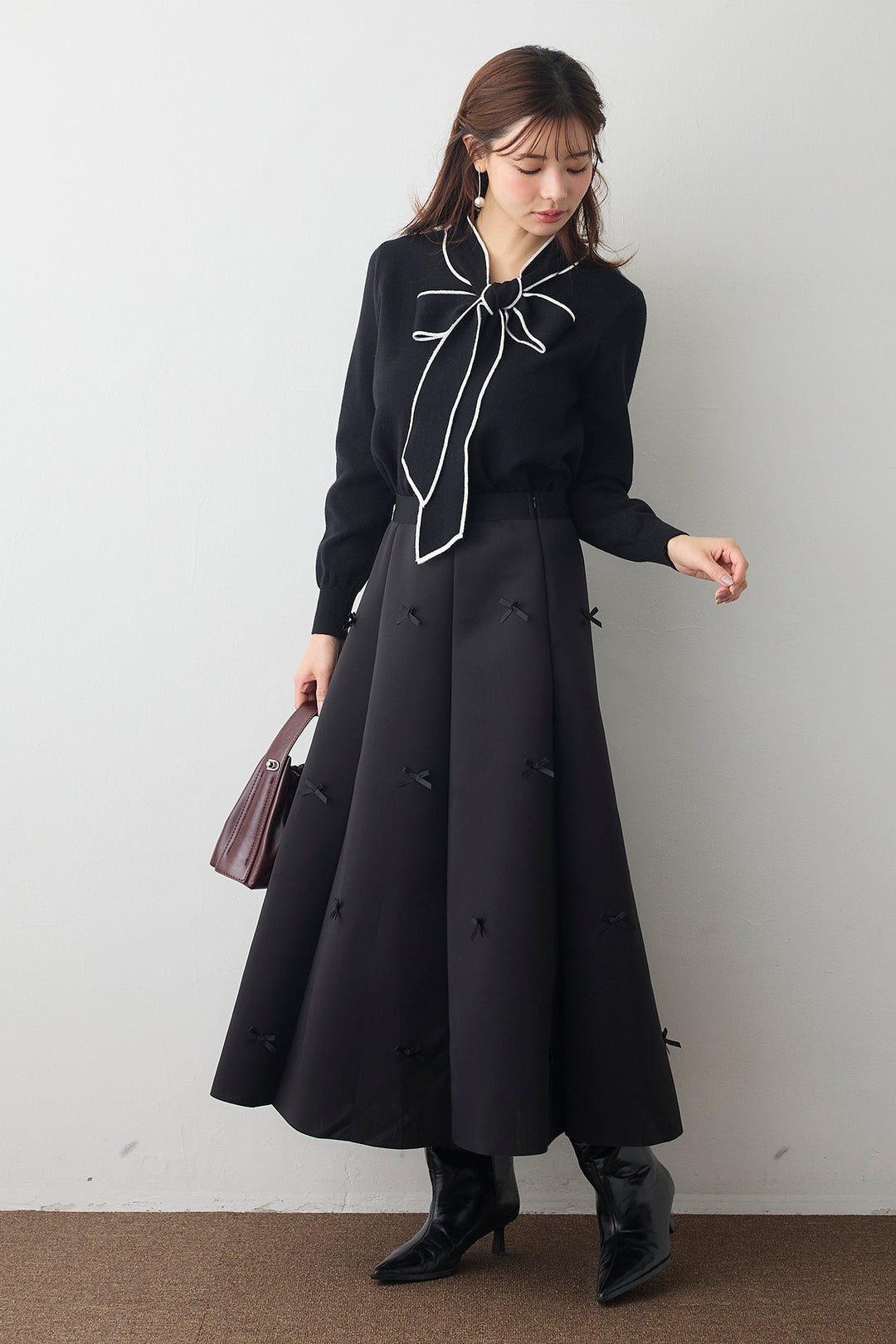 [予約/SET]配色ボウタイリボンニット+マルチパターンボンディングフレアスカート(2set)