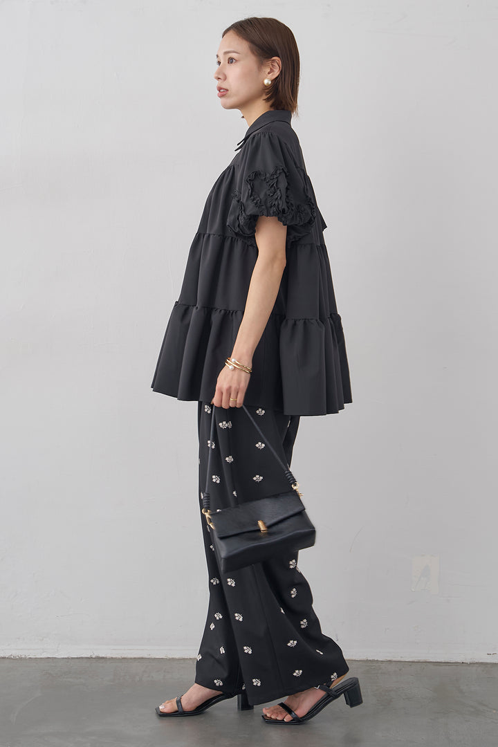 [予約/SET]フリルウェーブスリーブティアードブラウス+フラワー刺繍ツイルストレートパンツ(2set)