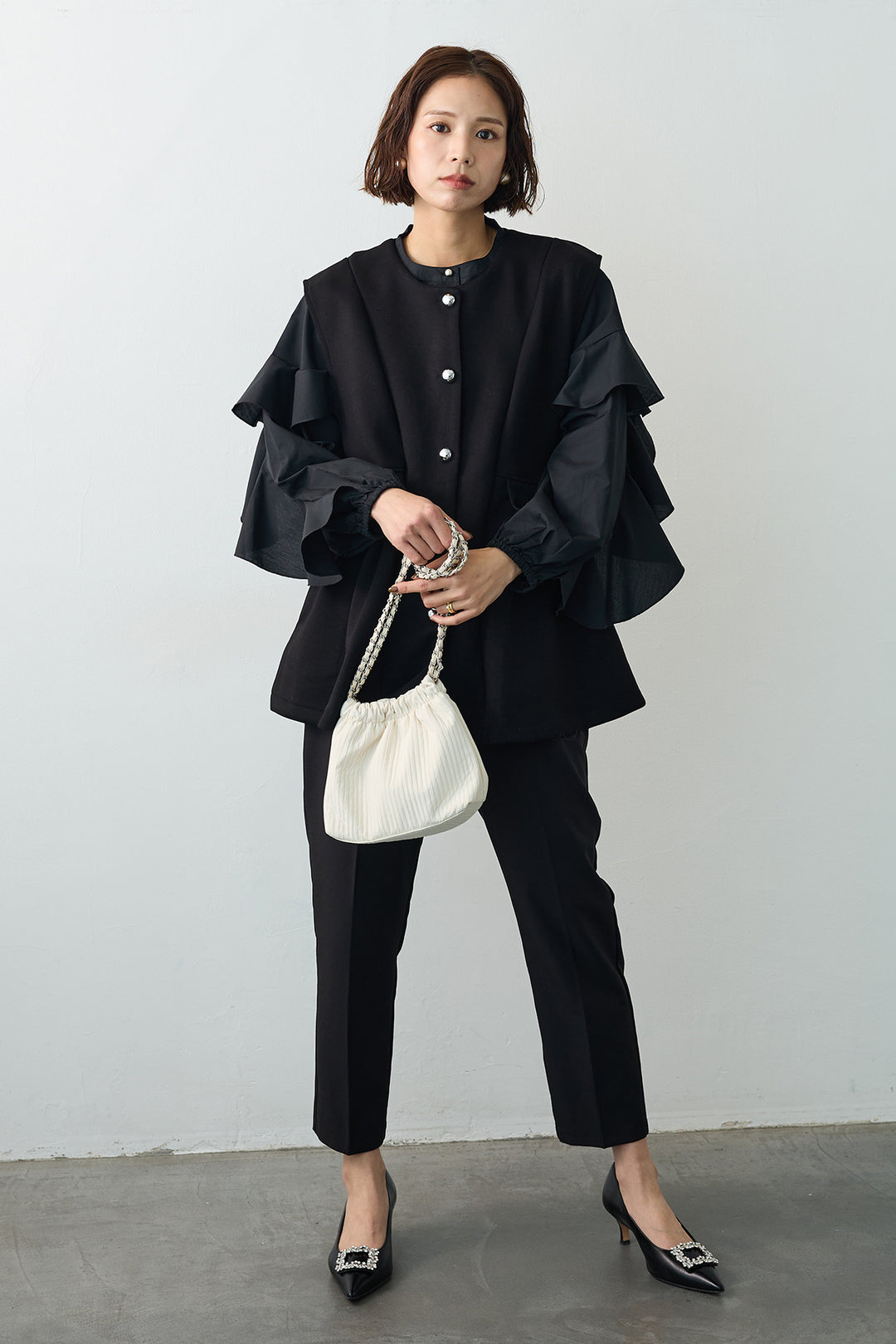 [予約/SET]ティアードフリルスリーブパールボタンブラウス+ペプラムラインシルバーボタンジレ(2set)