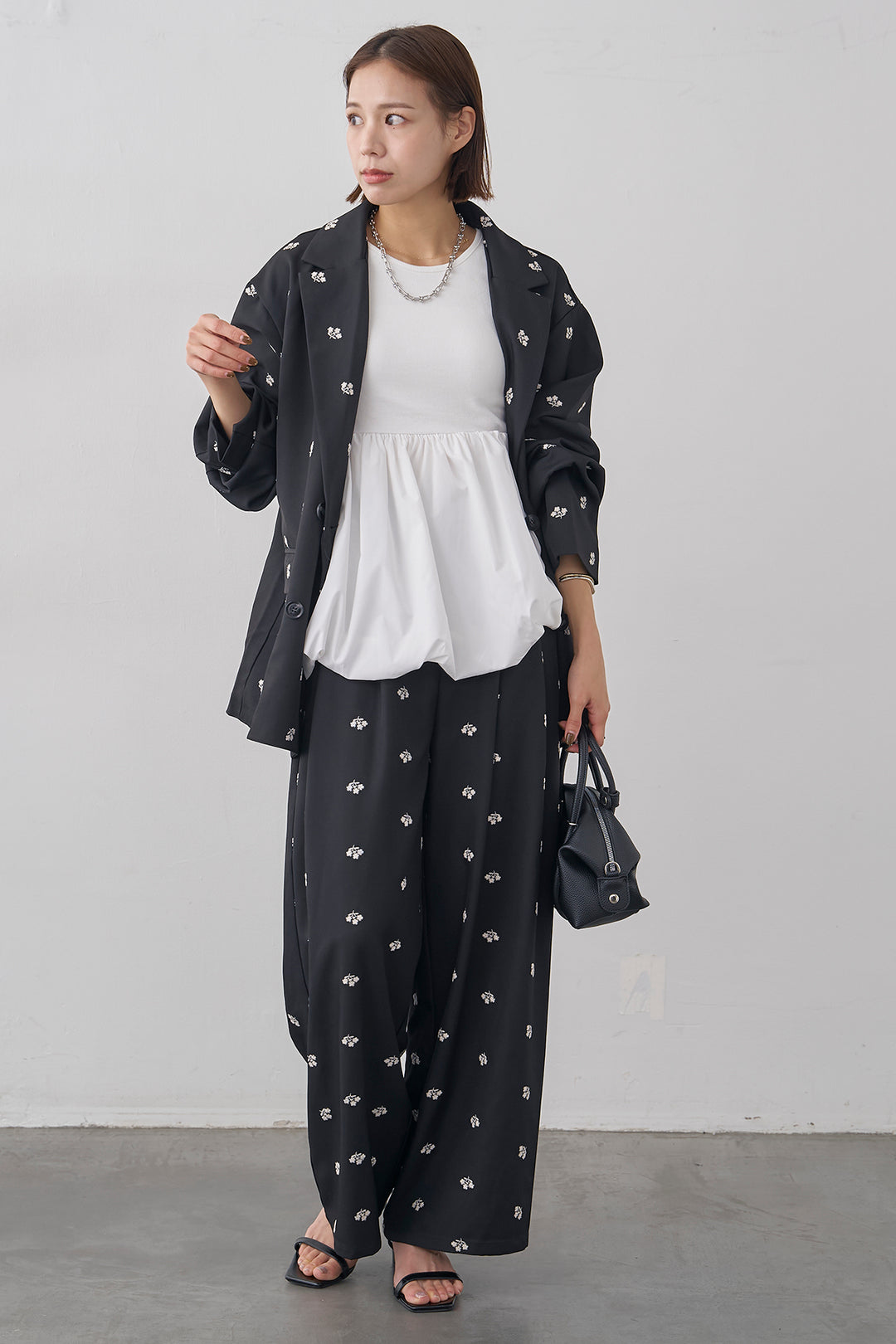 [予約/SET]フラワー刺繍ツイルテーラードジャケット+フラワー刺繍ツイルストレートパンツ(2set)